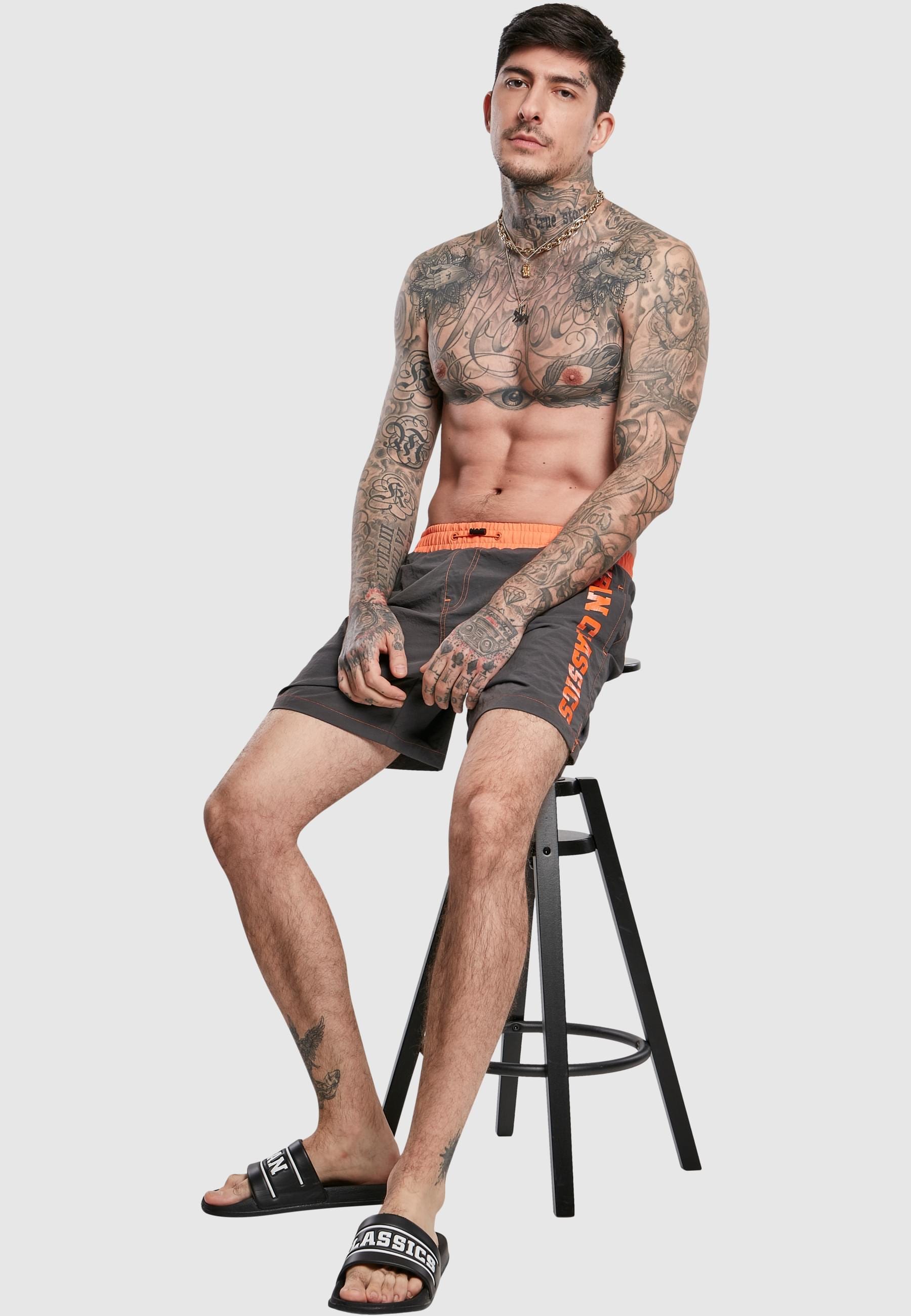 URBAN CLASSICS Badeshorts »Urban Classics Herren UC Logo Swim Shorts«