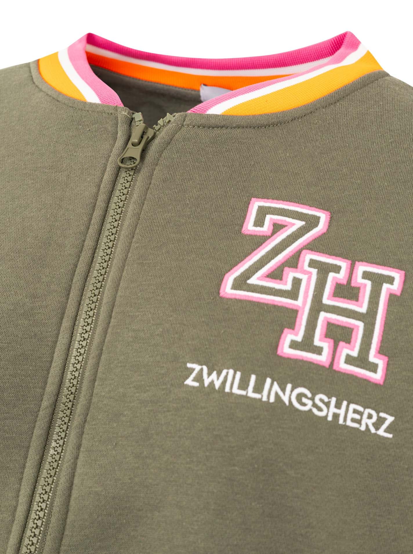 Zwillingsherz Sweatjacke »"Zwillingsherz"« durchgehender Zipper, Logo auf der Schulter, gestreifte Bündchen