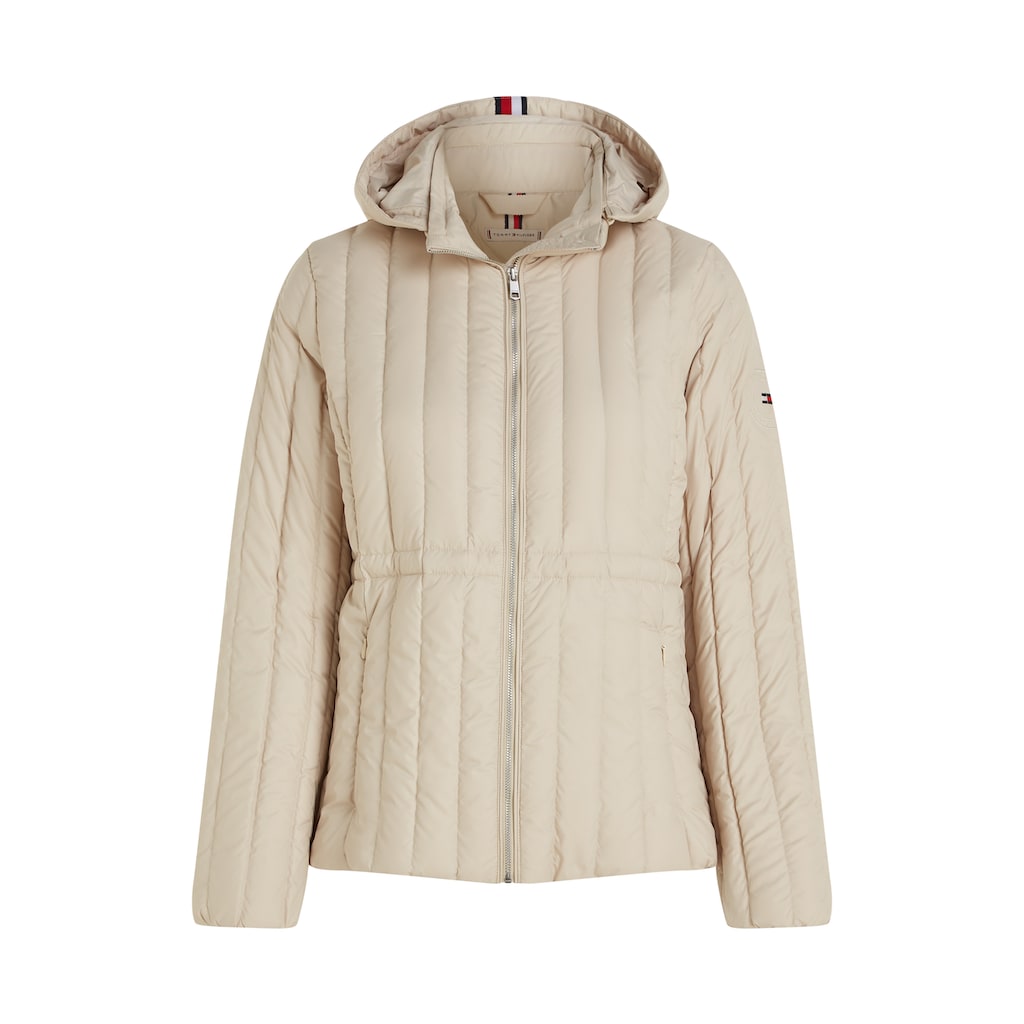 Tommy Hilfiger Daunenjacke »FEMININE LW DOWN JACKET«, mit Kapuze, mit Logostickerei