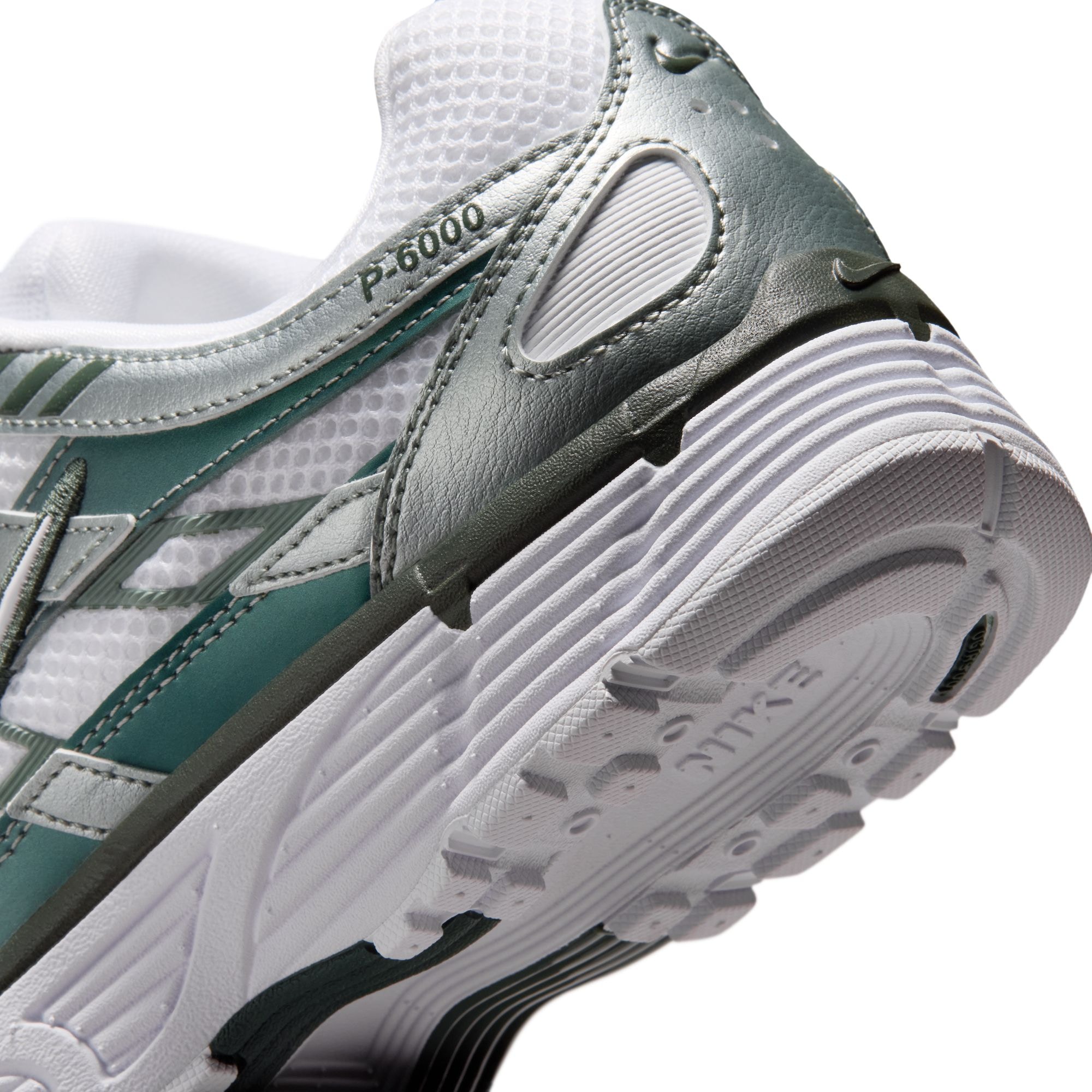 Nike Sportswear Sneaker »W P-6000«