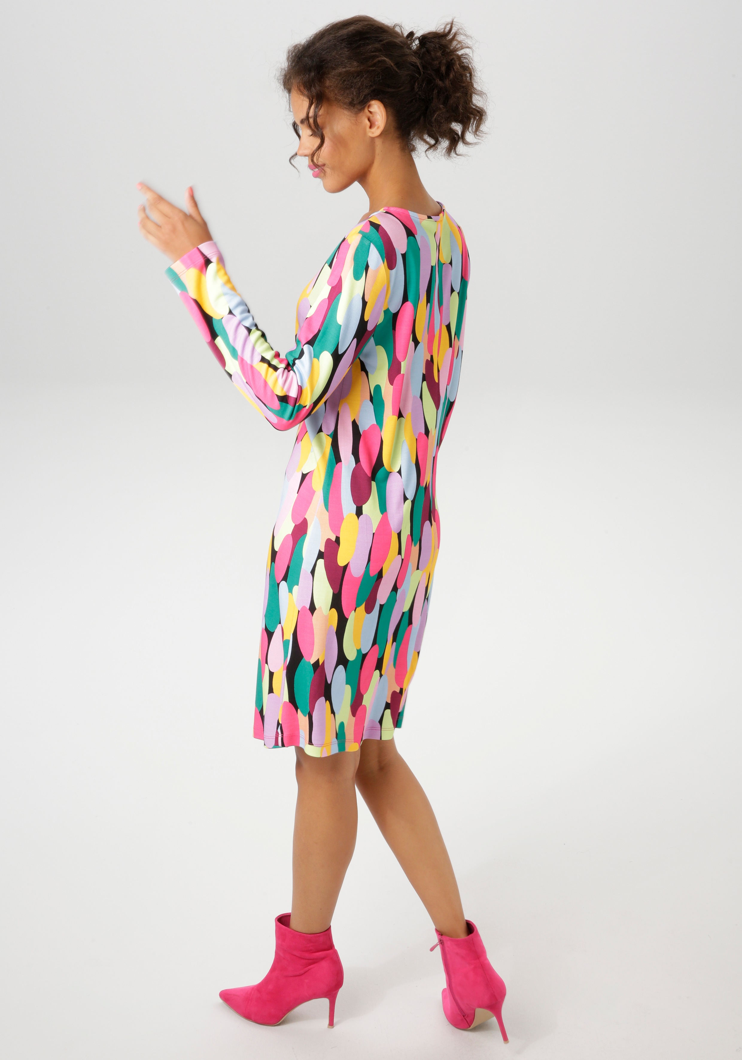 Thumbnail - Aniston CASUAL Jerseykleid, mit farbenfrohen, grafischen Druck