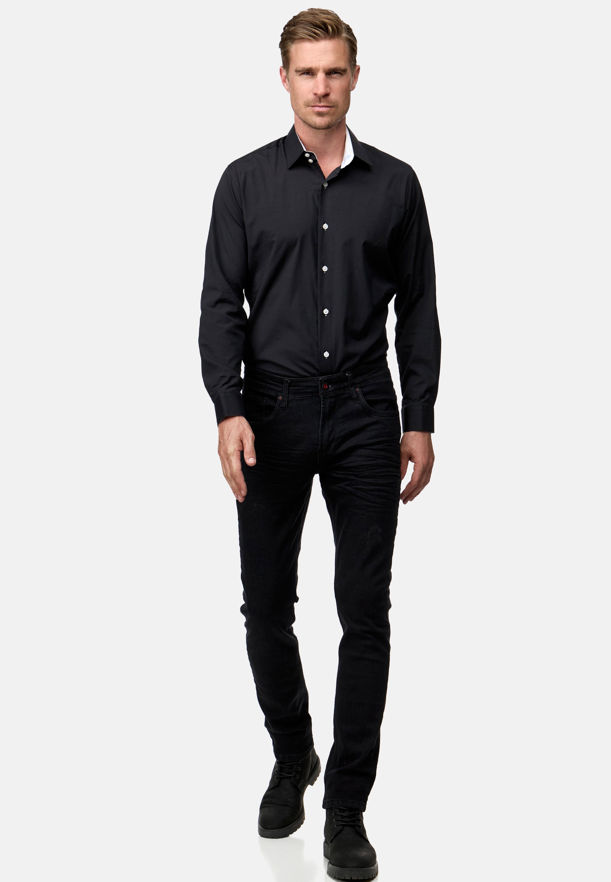 Rusty Neal Langarmhemd mit Weste und Krawatte