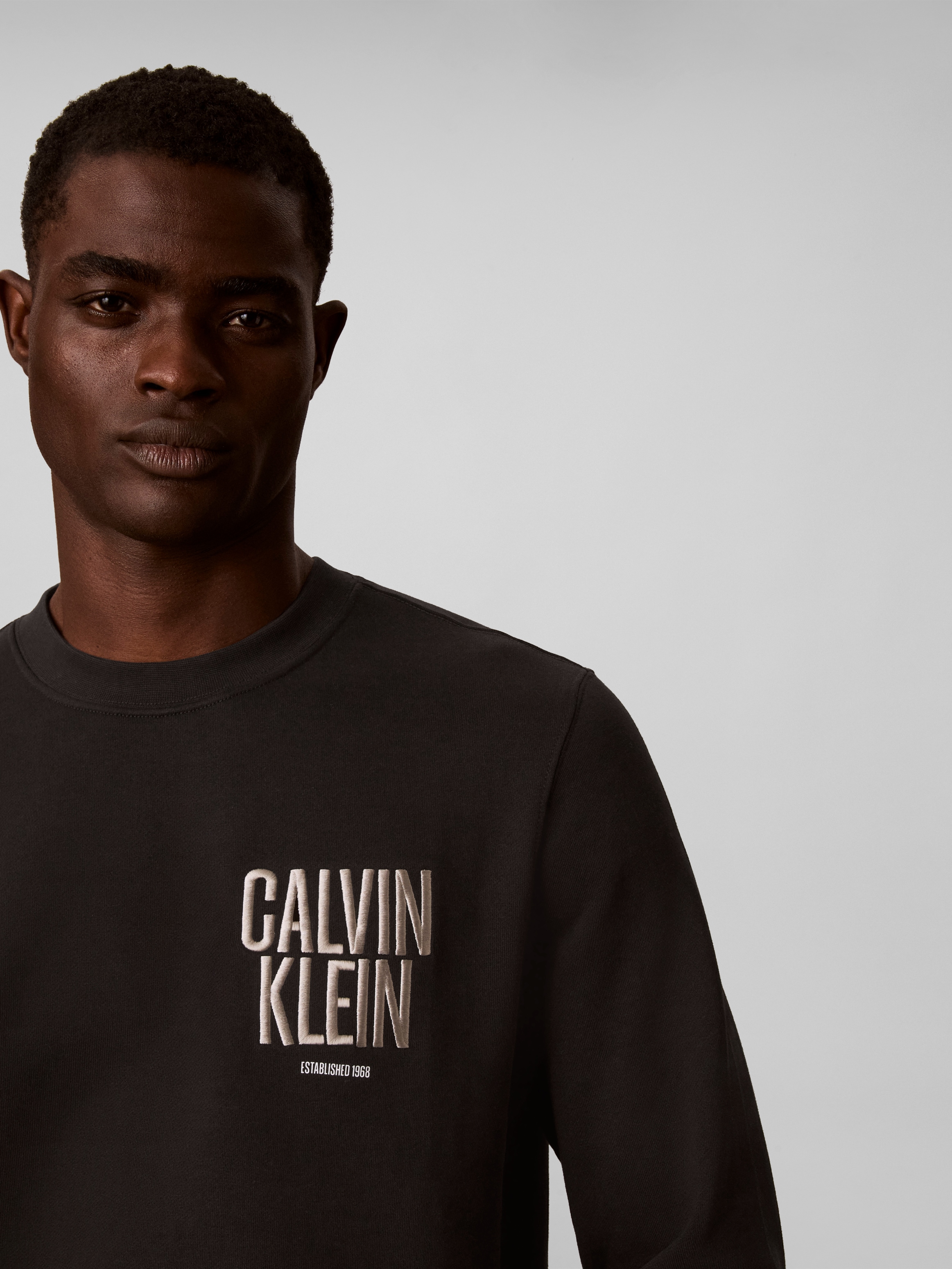 Calvin Klein Jeans Sweatshirt »BOLD CALVIN KLEIN«, Regular fit mit Markenprint
