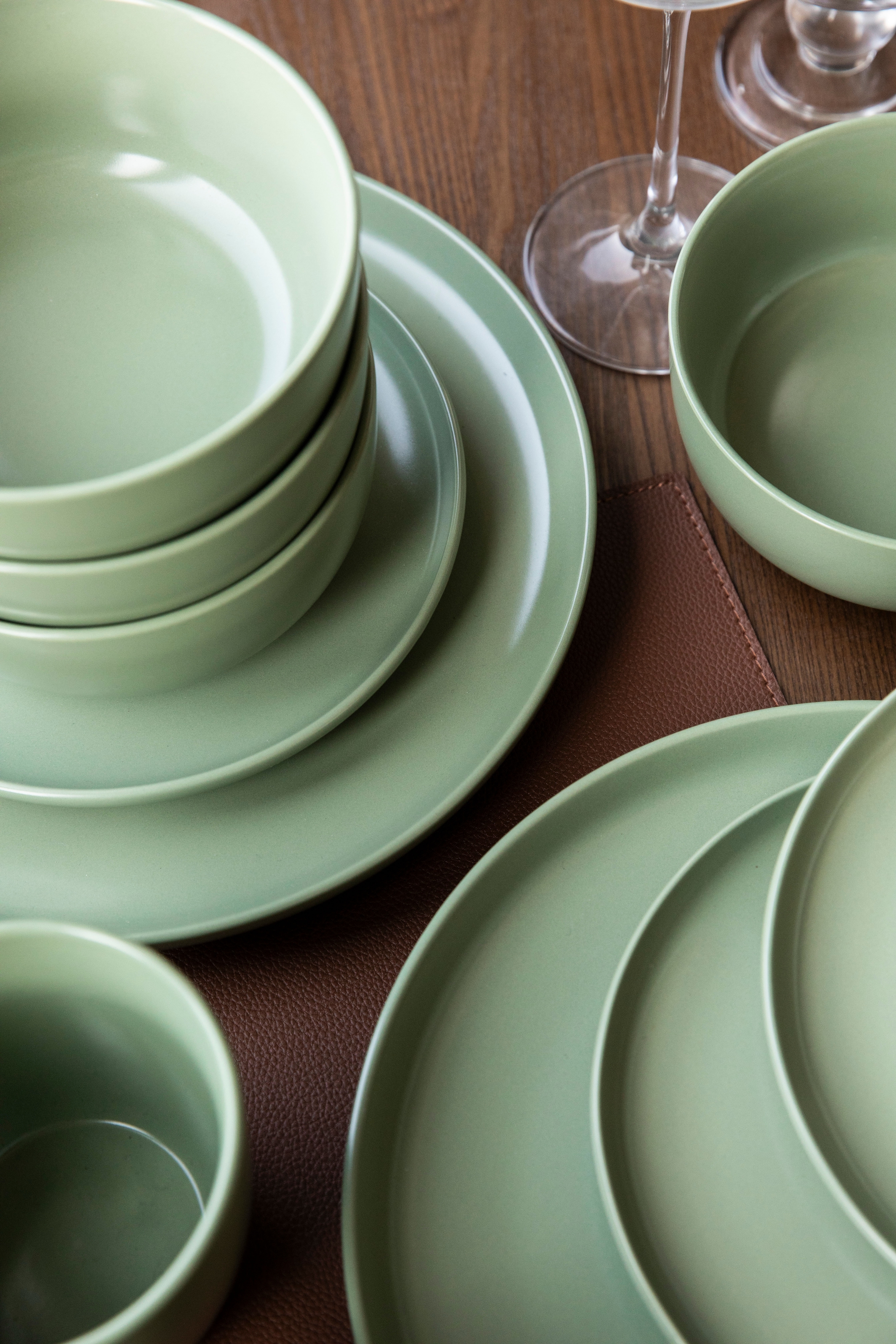 OTTO home Geschirr-Set »Tommik, außen matt, innen glänzend« spülmaschinenfest und mikrowellengeeignet