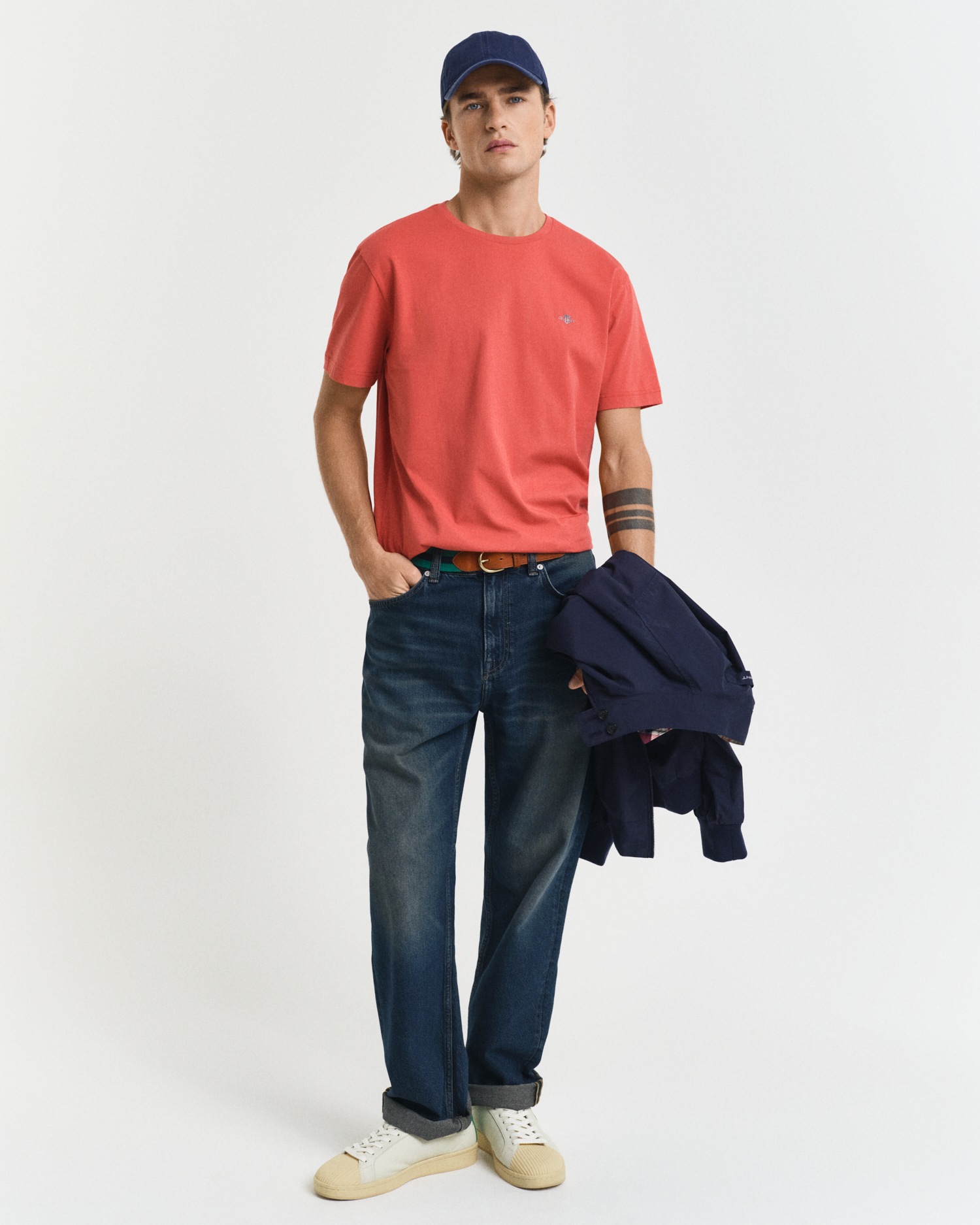 Gant T-Shirt »REG SHIELD SS T-SHIRT«, mit Logostickerei auf der Brust