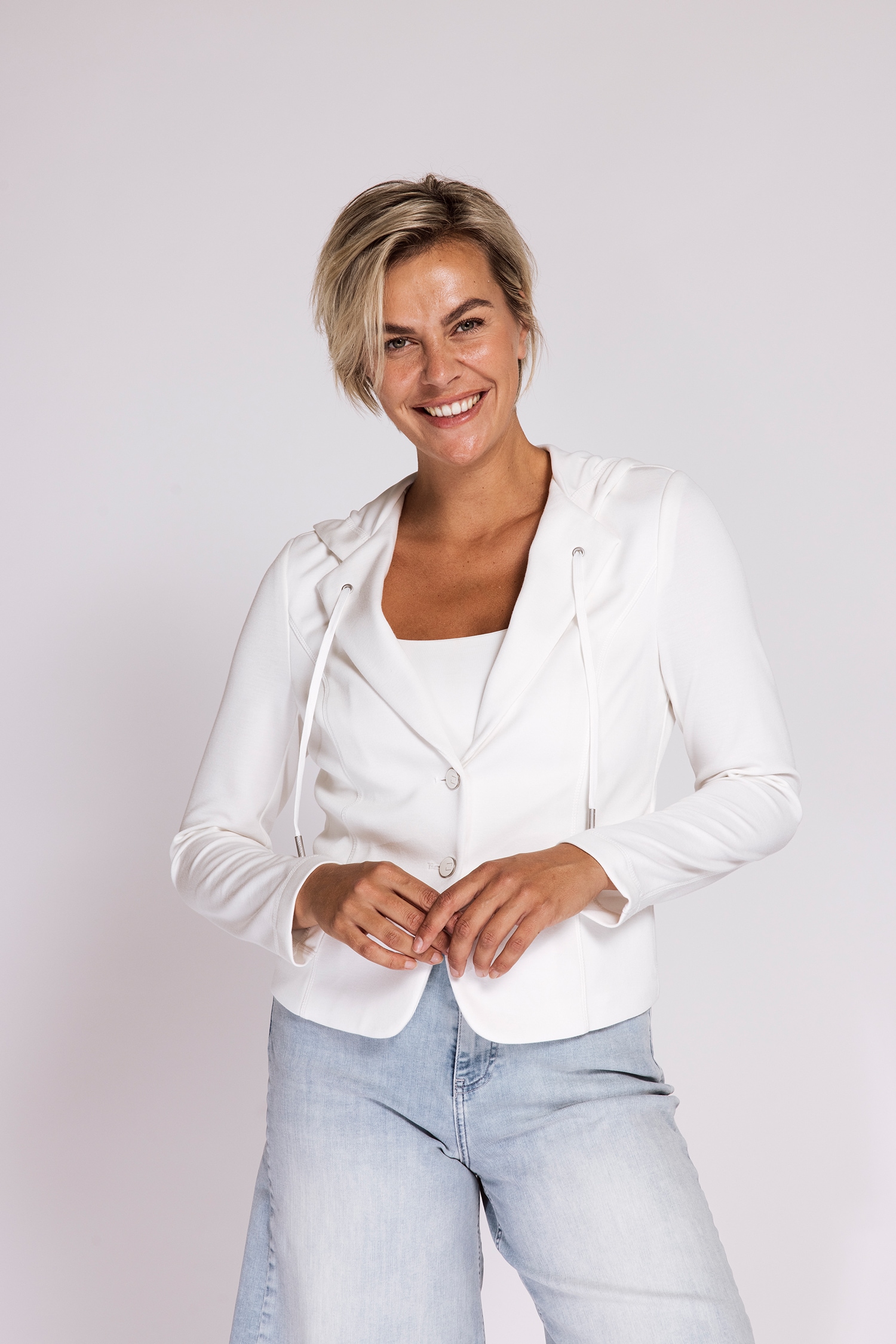 Zhrill Jerseyblazer "DARCIA Blazer mit Kapuze" mit Reverskragen, hüftbedeckende Länge, taillierte Passform