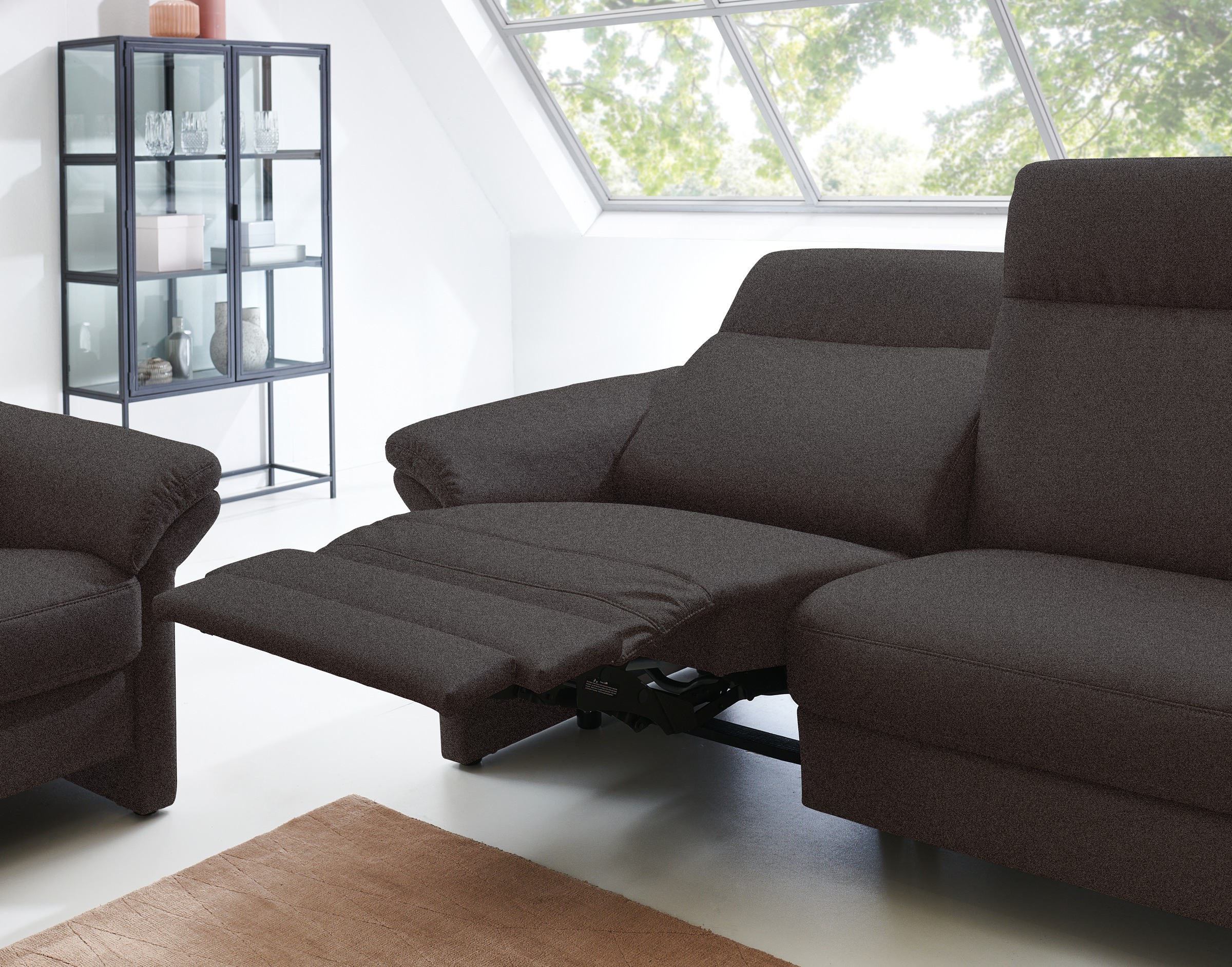 Places of Style 2,5-Sitzer »Senise, Breite 186 cm, Armteilverstellung, Federkern«, wahlweise auch mit Relaxfunktion auf beiden Seiten
