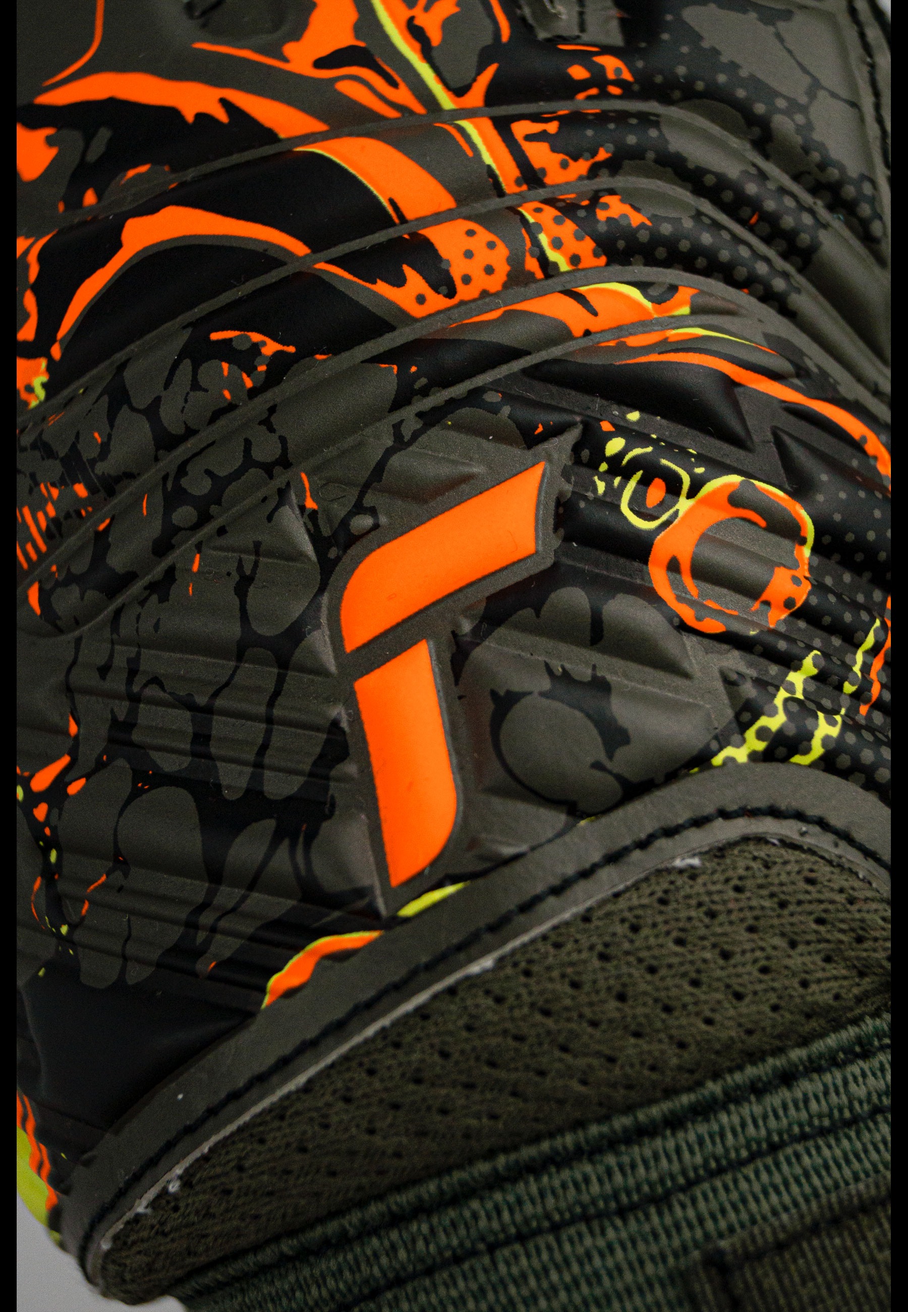 Reusch Torwarthandschuhe »Attrakt Silver Junior«, Von Profis empfohlen