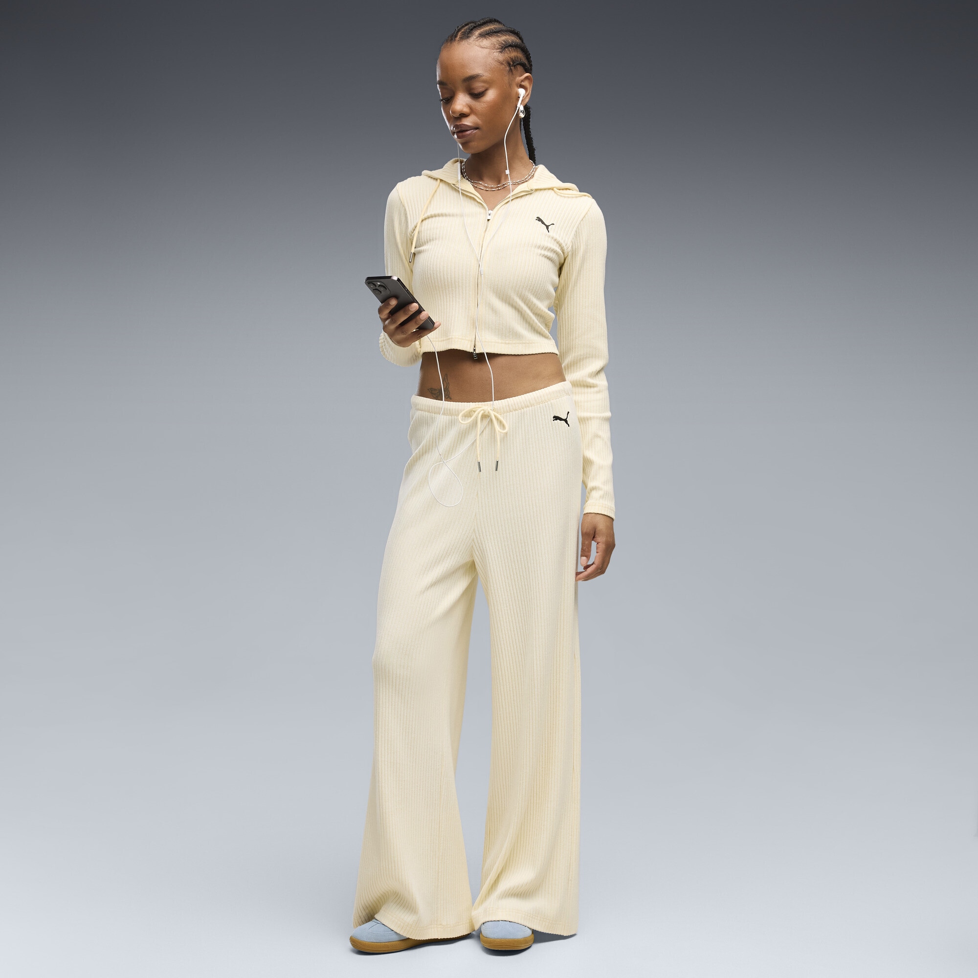 PUMA Sporthose »Essentials Relaxed Hose mit weitem Bein Damen«