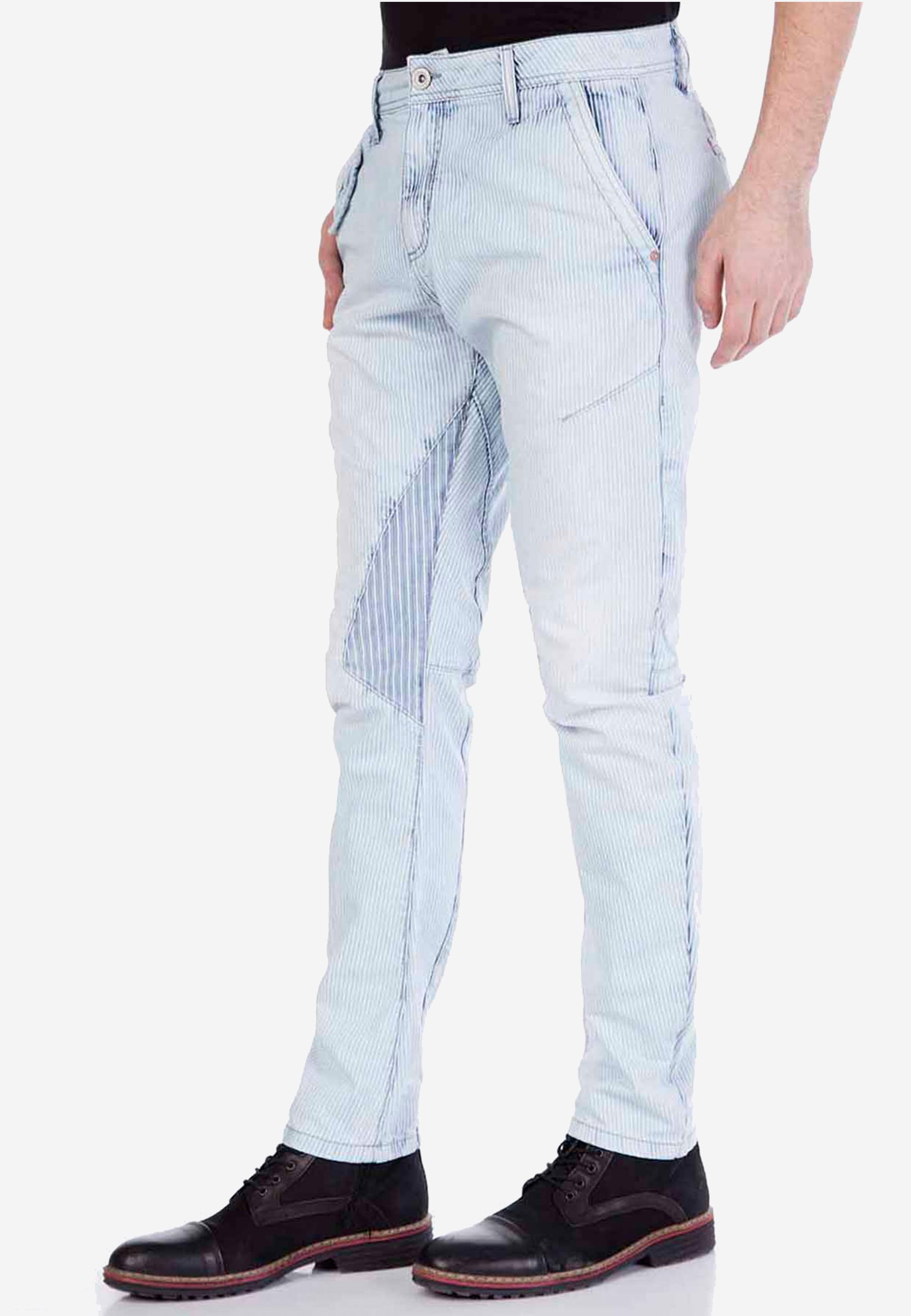 Slim-fit-Jeans, mit tollen Flicken-Elementen