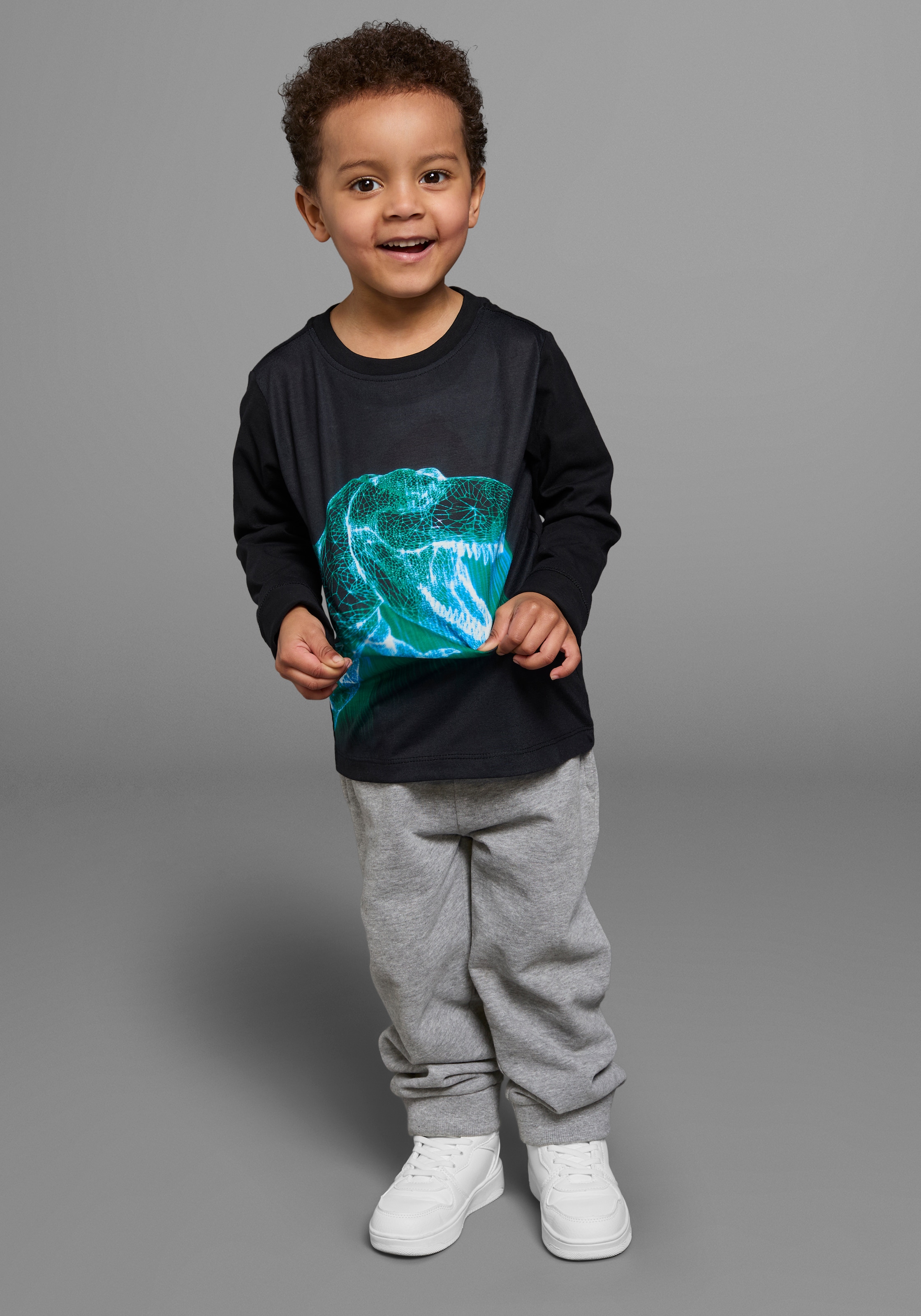 KIDSWORLD Langarmshirt »GREEN DINO«, langärmlig, mit trendigem Druck, Rundhalsausschnitt, aus Baumwolle