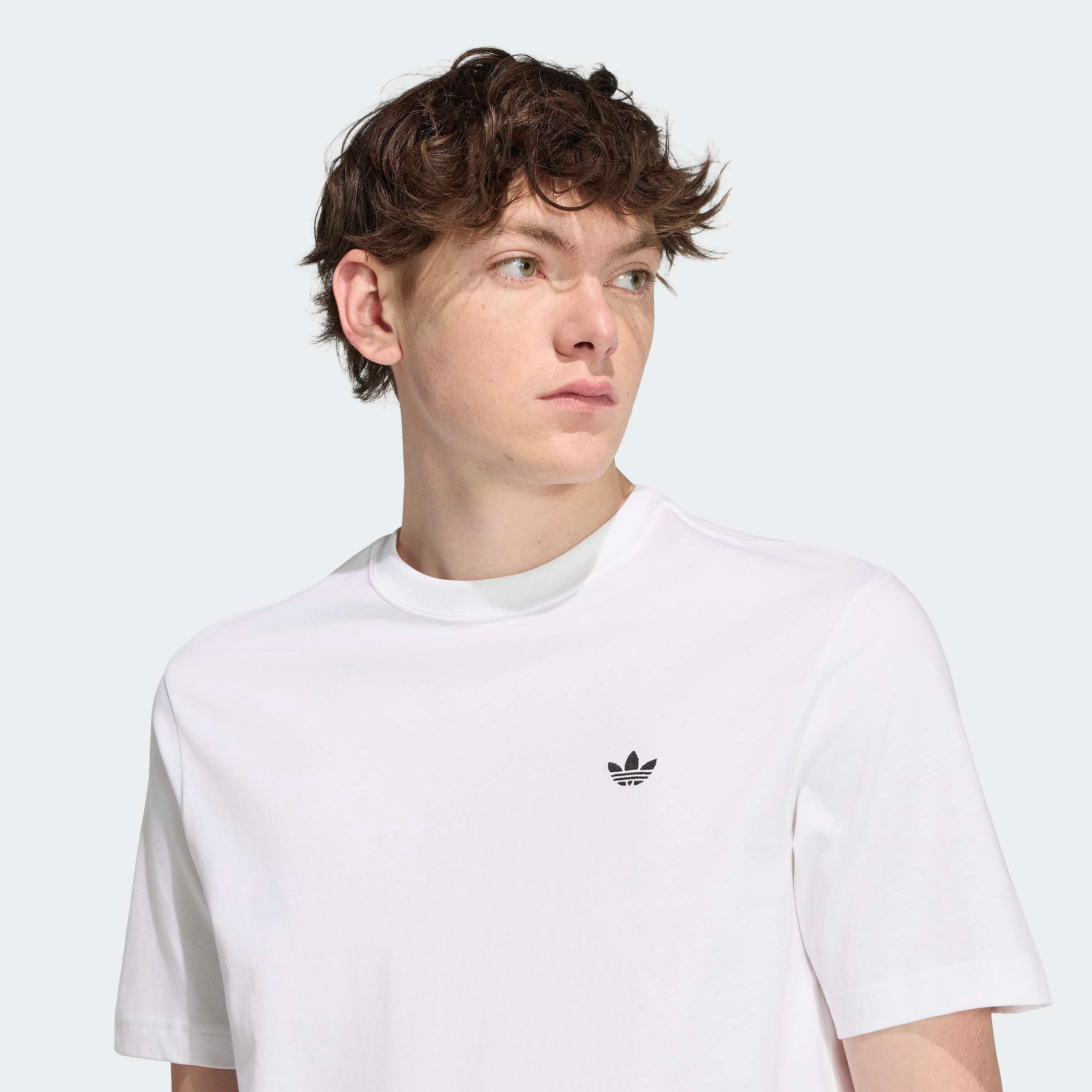 adidas Originals T-Shirt »ESS REG TEE« mit Rundhalsausschnitt, ohne Verschluss, aus Baumwolle