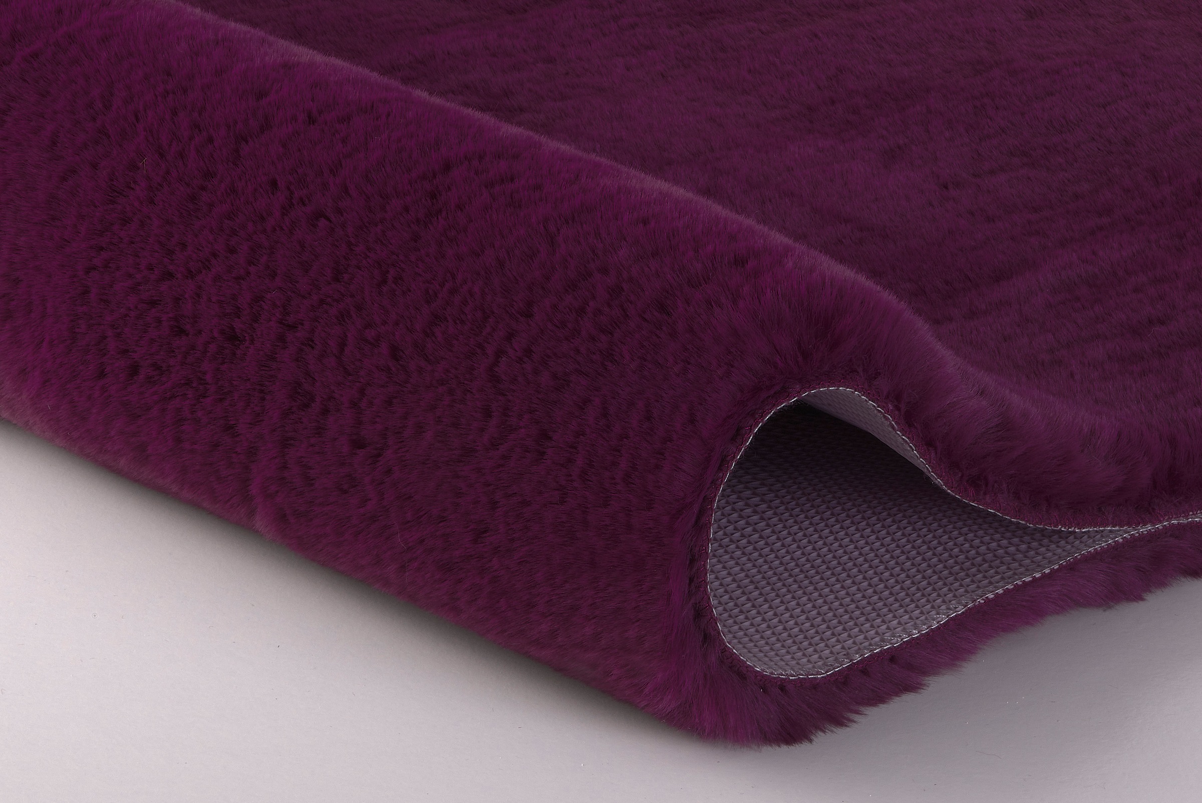 Kleine Wolke Badematte »Cony«, rutschhemmend beschichtet, fußbodenheizungsgeeignet, Badteppich, Fell-Optik, Uni Farben, besonders weich & kuschelig