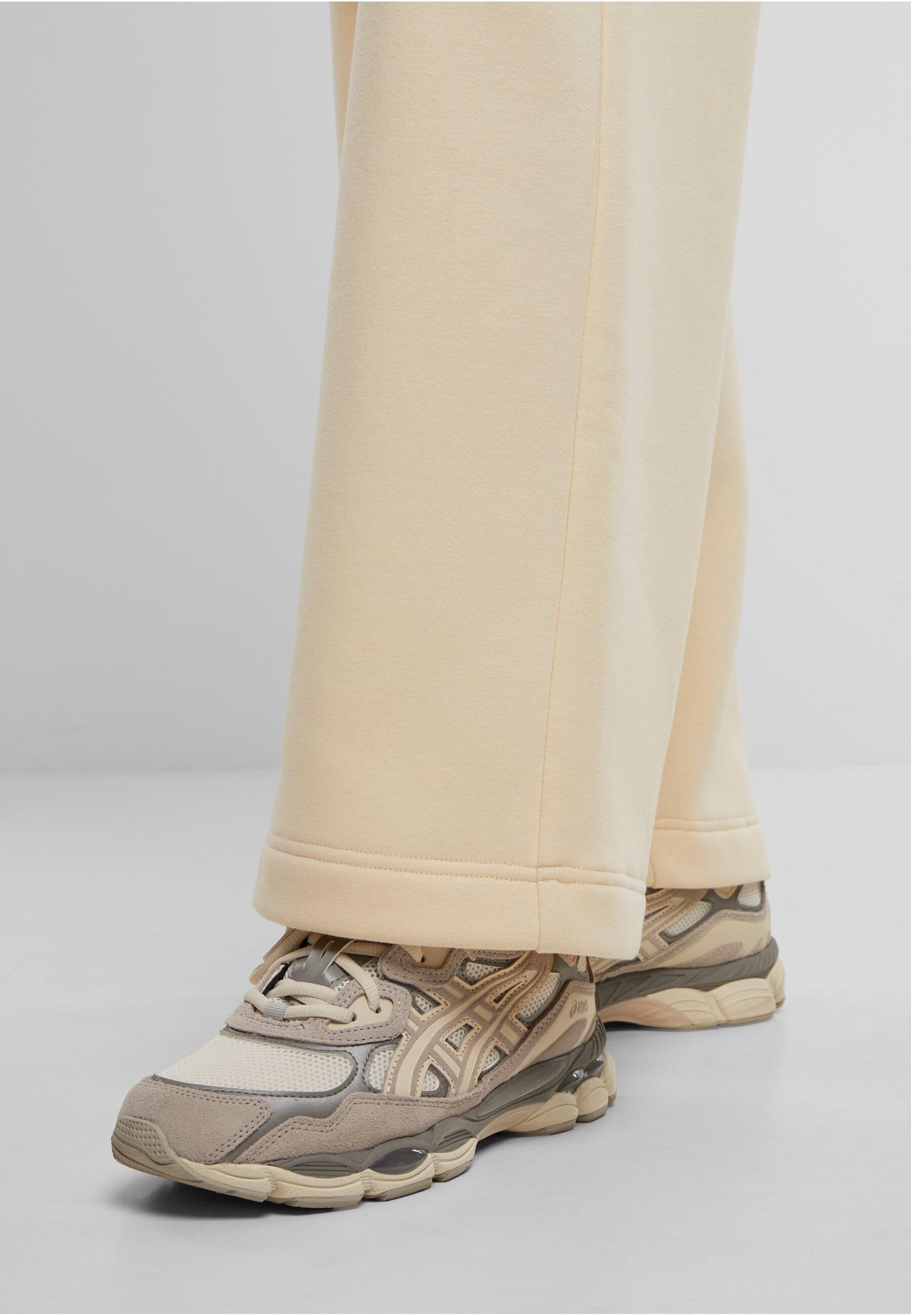URBAN CLASSICS Jogginghose »Urban Classics Ladies Fluffy Wideleg Trackpants«