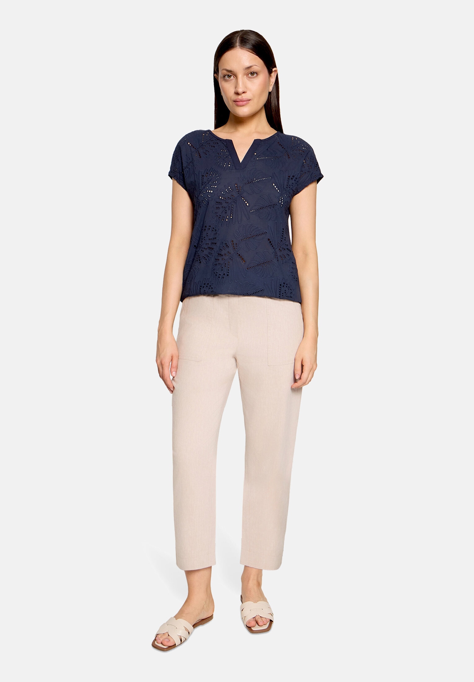 Betty&Co Kurzarmshirt "Damen mit V-Ausschnitt" 1
