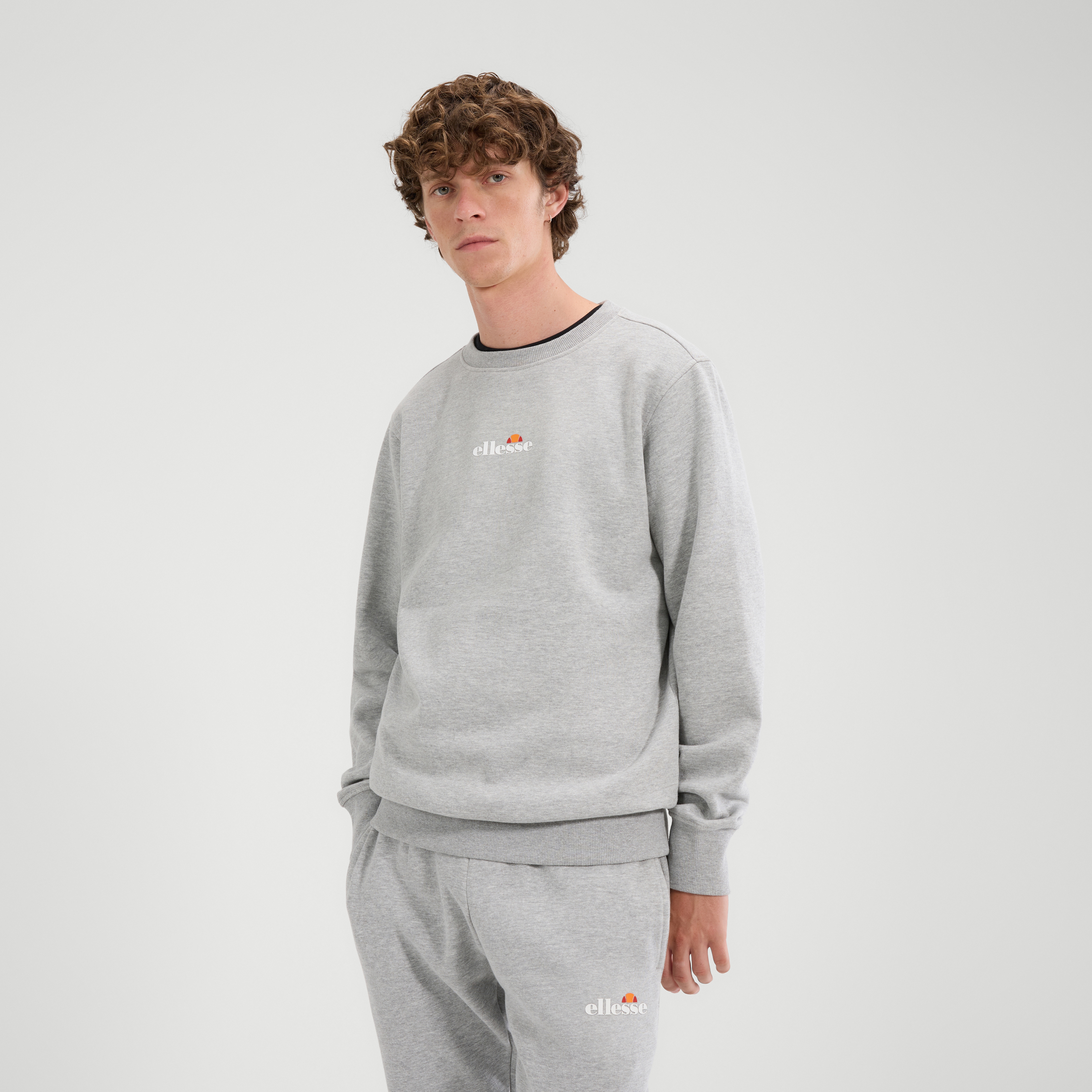 Ellesse Sweatshirt "KIAMTO 2 SWEATSHIRT", mit Rundhalsausschnitt, in normaler Länge, aus Baumwolle und Polyester