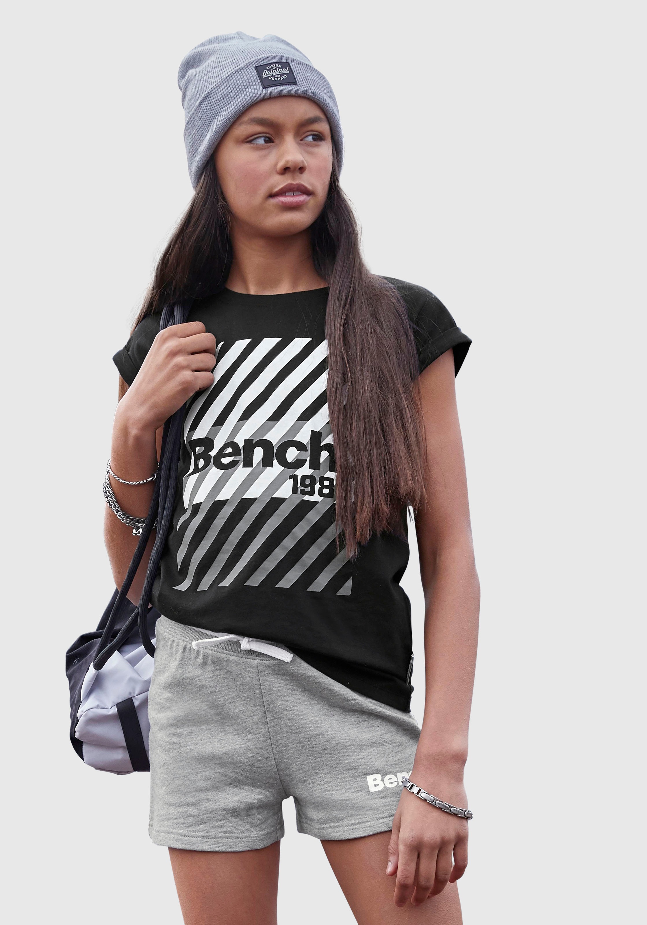 Bench. T-Shirt, in legerer Form kaufen