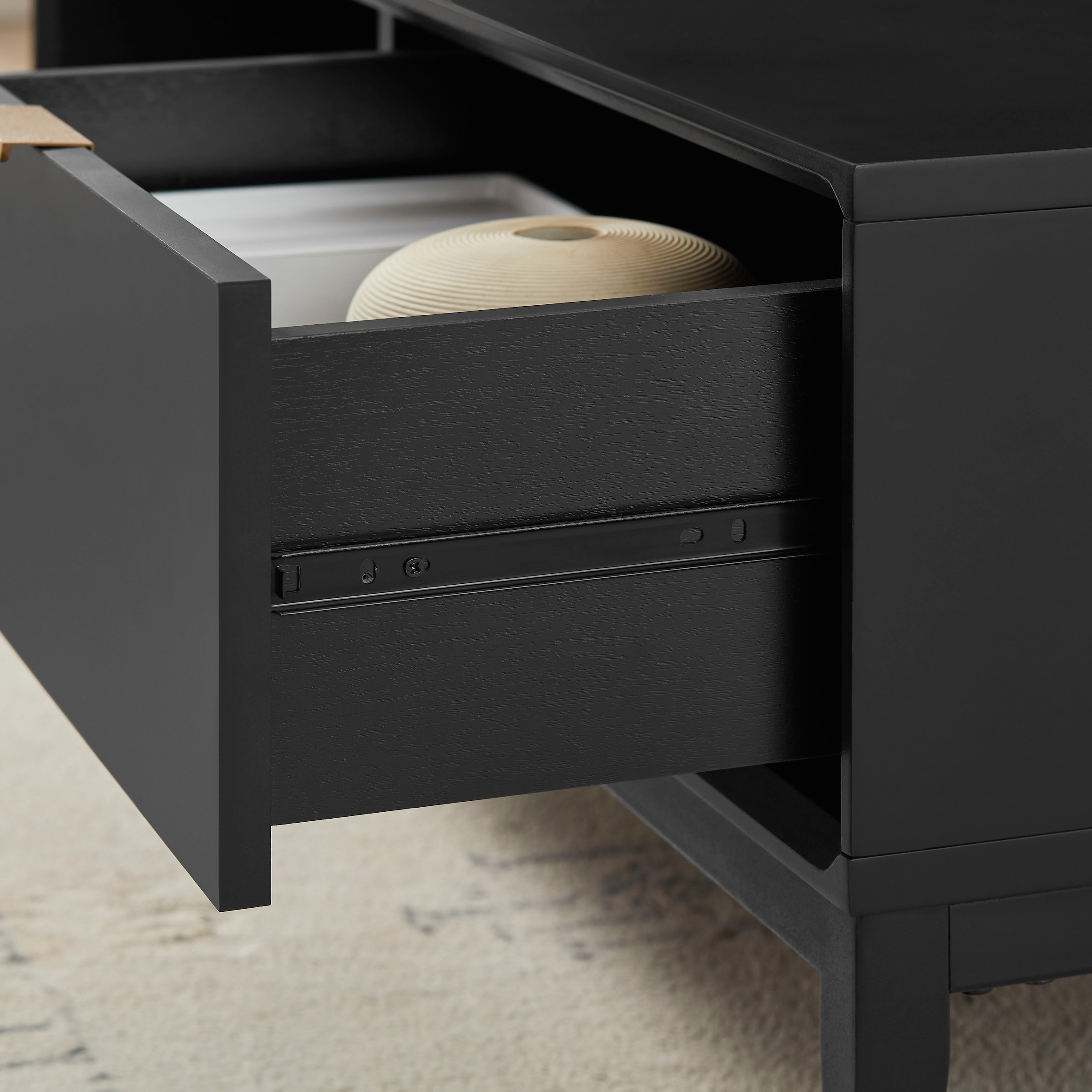 Leonique Couchtisch »Lavisha« Eisengestell und FSC-zertifiziertes Holz, Breite 110 cm