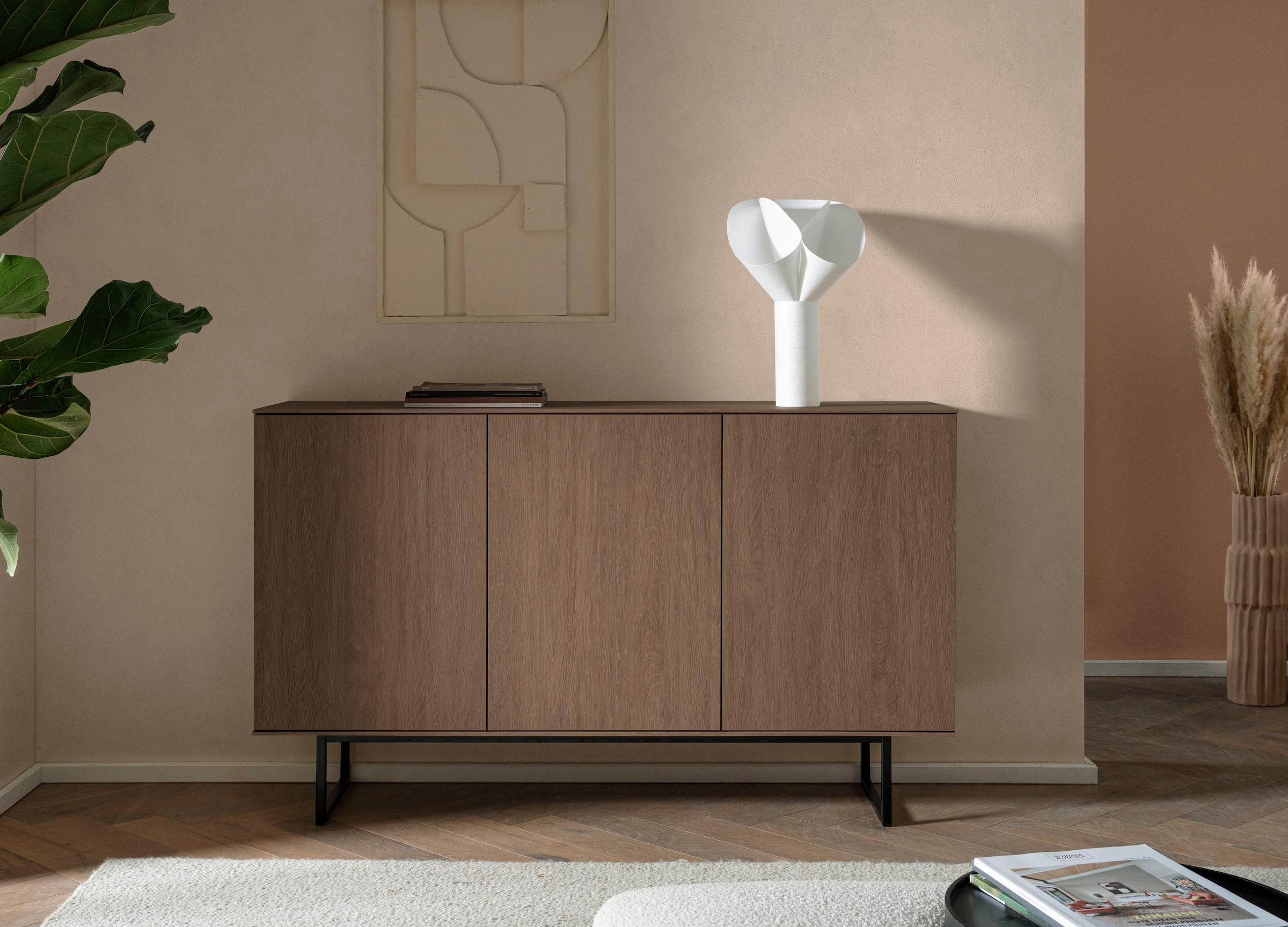 Home affaire Sideboard "Lund, moderner Schrank, Kommode mit Kufengestell" optisch dünner Oberboden, hochwertige Optik, ausreichend Stauraum