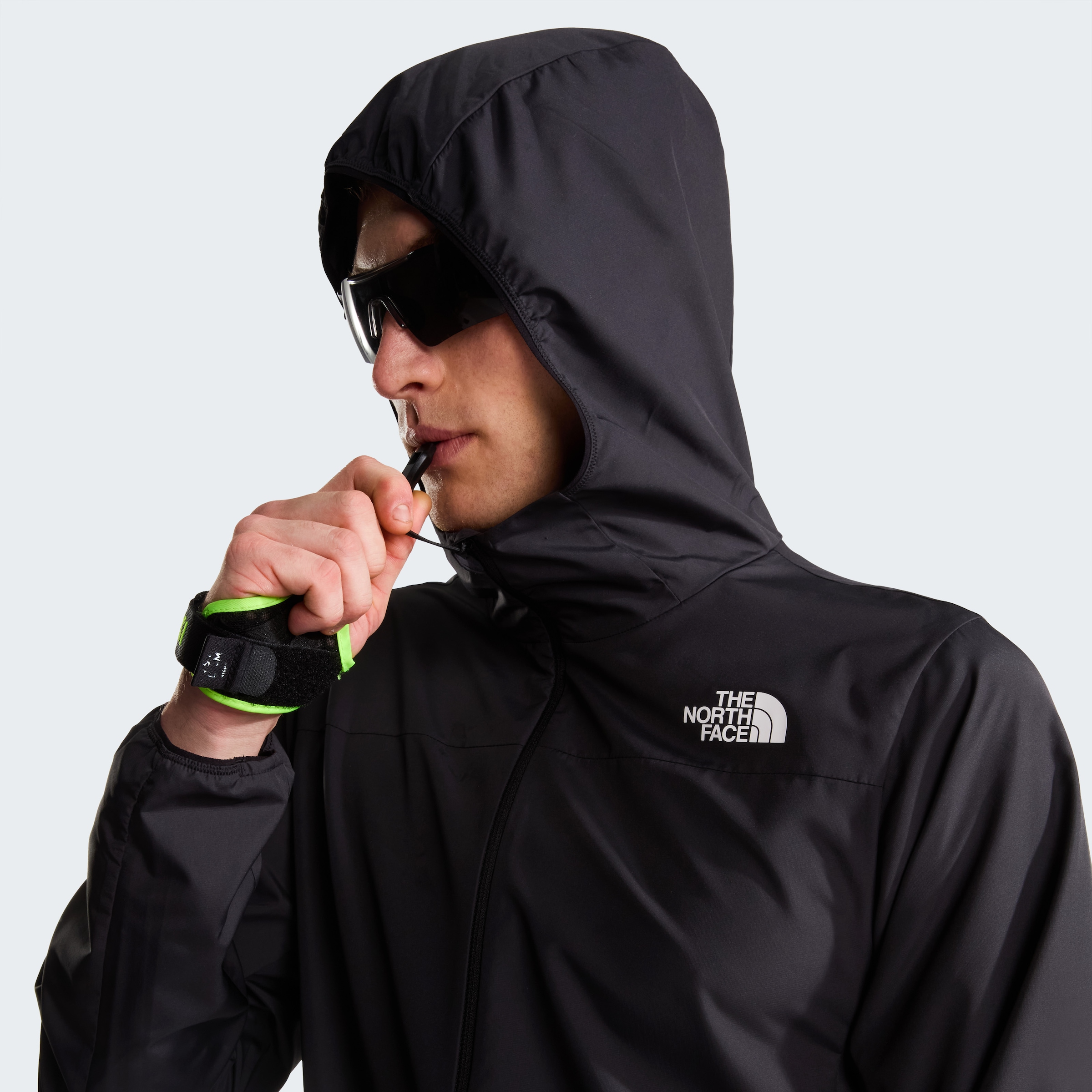 The North Face Windbreaker »M FONTANALES WIND JACKET« 1 Stk. tlg. sportlicher Stil, für Sport- und Outdooraktivitäten, mit Packtasche
