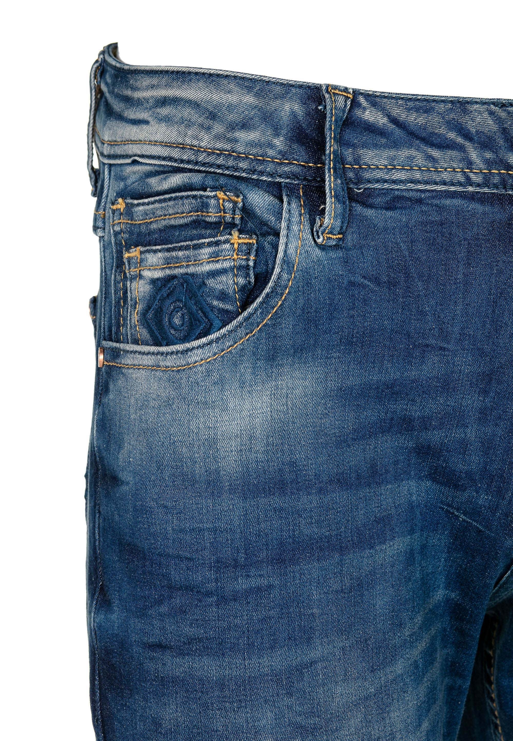 Cipo & Baxx Bequeme Jeans, mit lässiger Waschung in Straight Fit