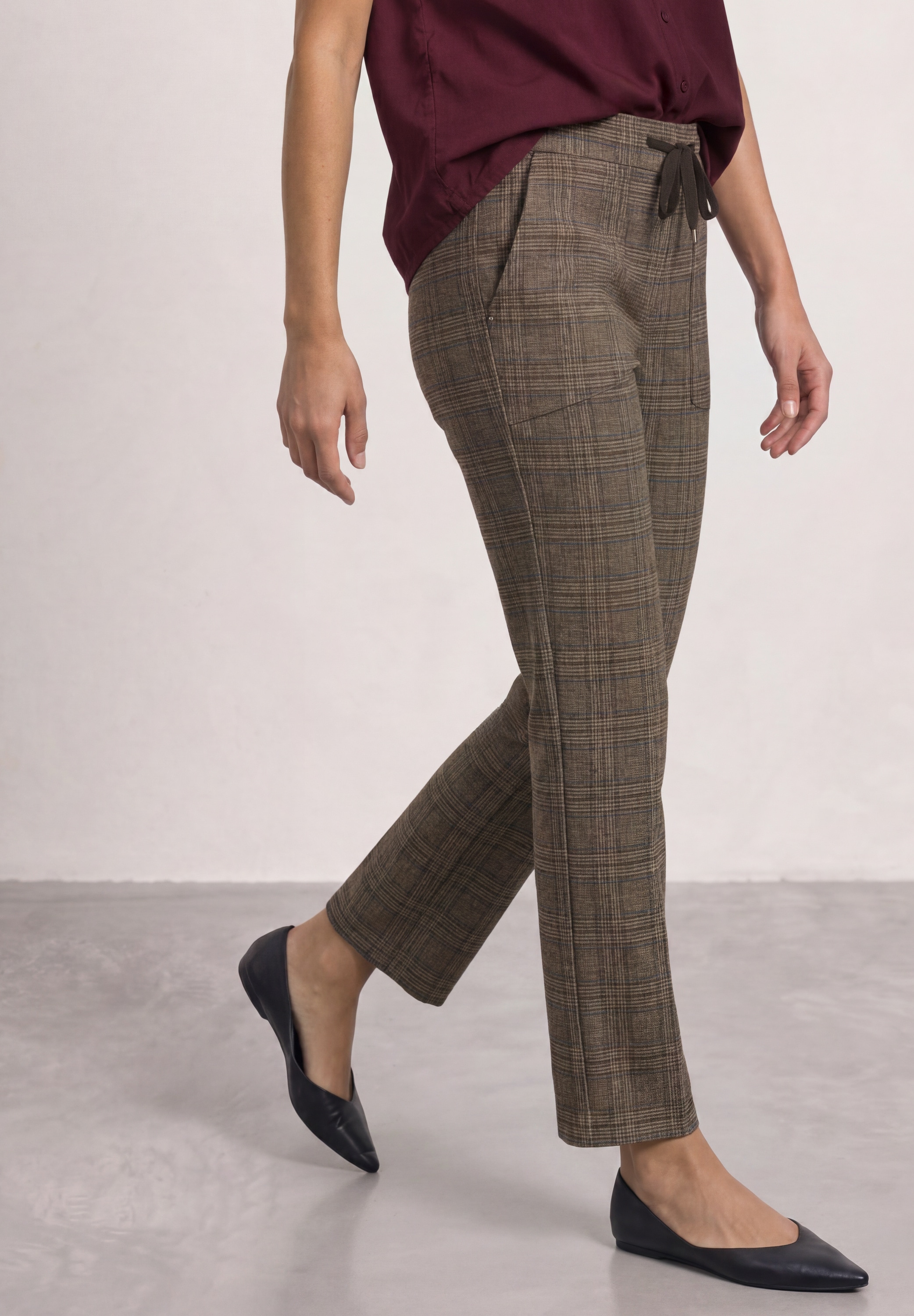 STREET ONE Stoffhose "Style Bonny" mit Karomuster / Elastischer Gummizug mit Kordel