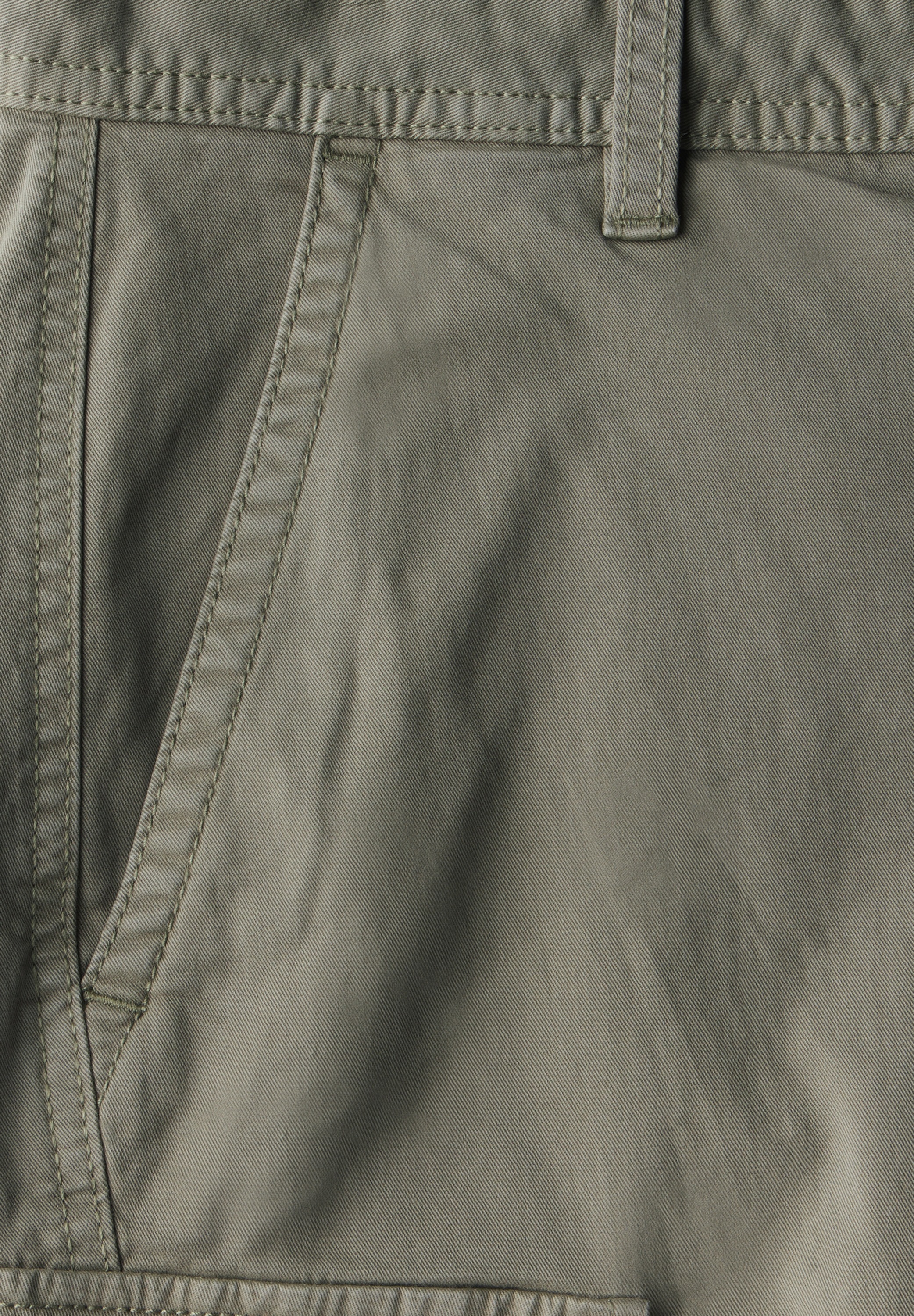 STREET ONE MEN Bermudas, mit seitlichen Einschubtaschen