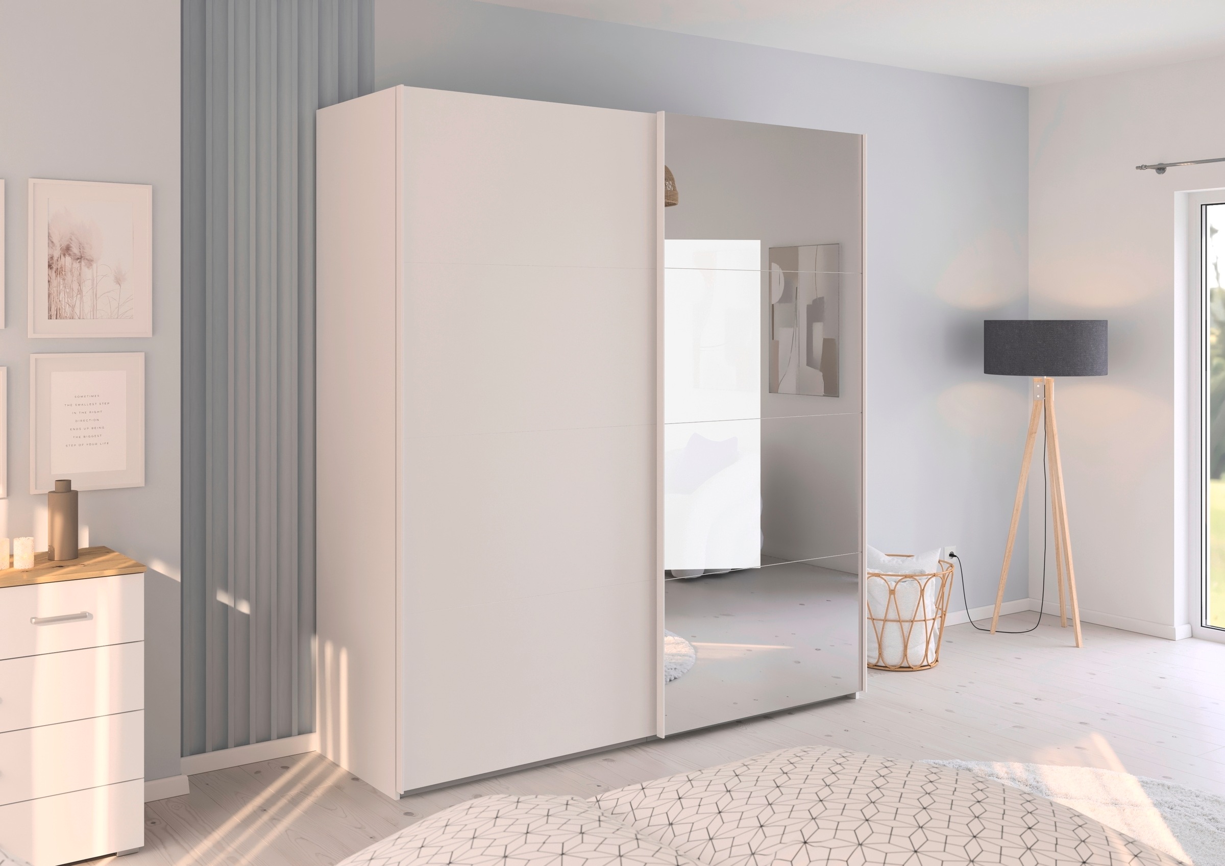 rauch Schwebetürenschrank »Kleiderschrank Schrank Garderobe Schlafzimmerschrank EVELYN«, in elegantem Stil mit Spiegel 5 Breiten viel Stauraum MADE IN GERMANY