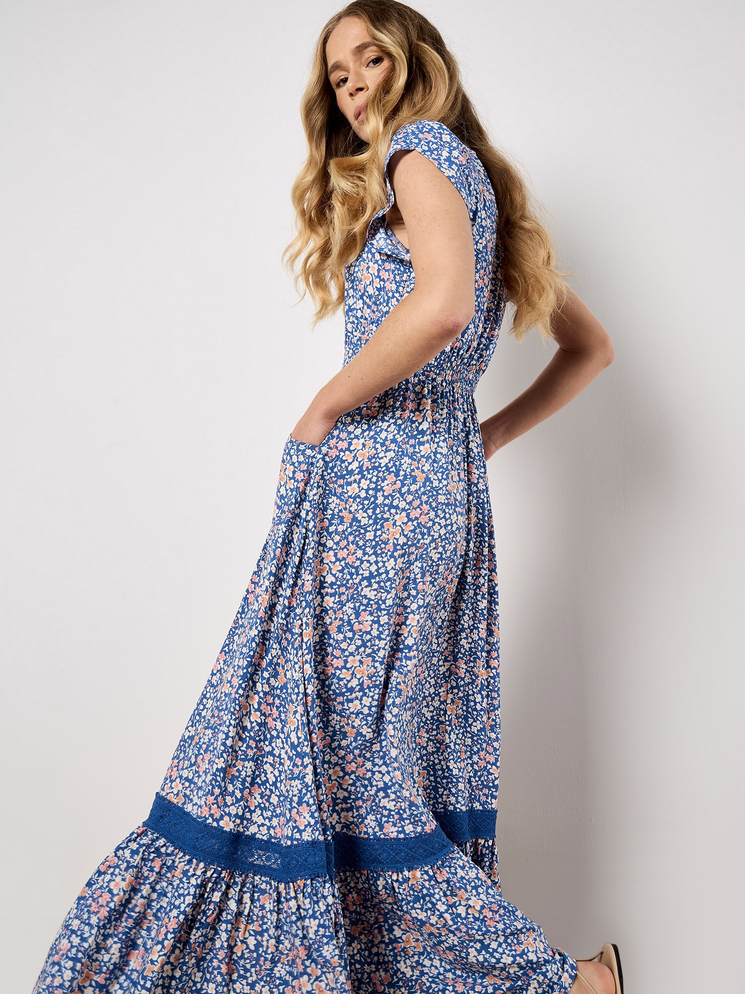 Apricot Maxikleid »Maxikleid« mit bestickter Bordüre