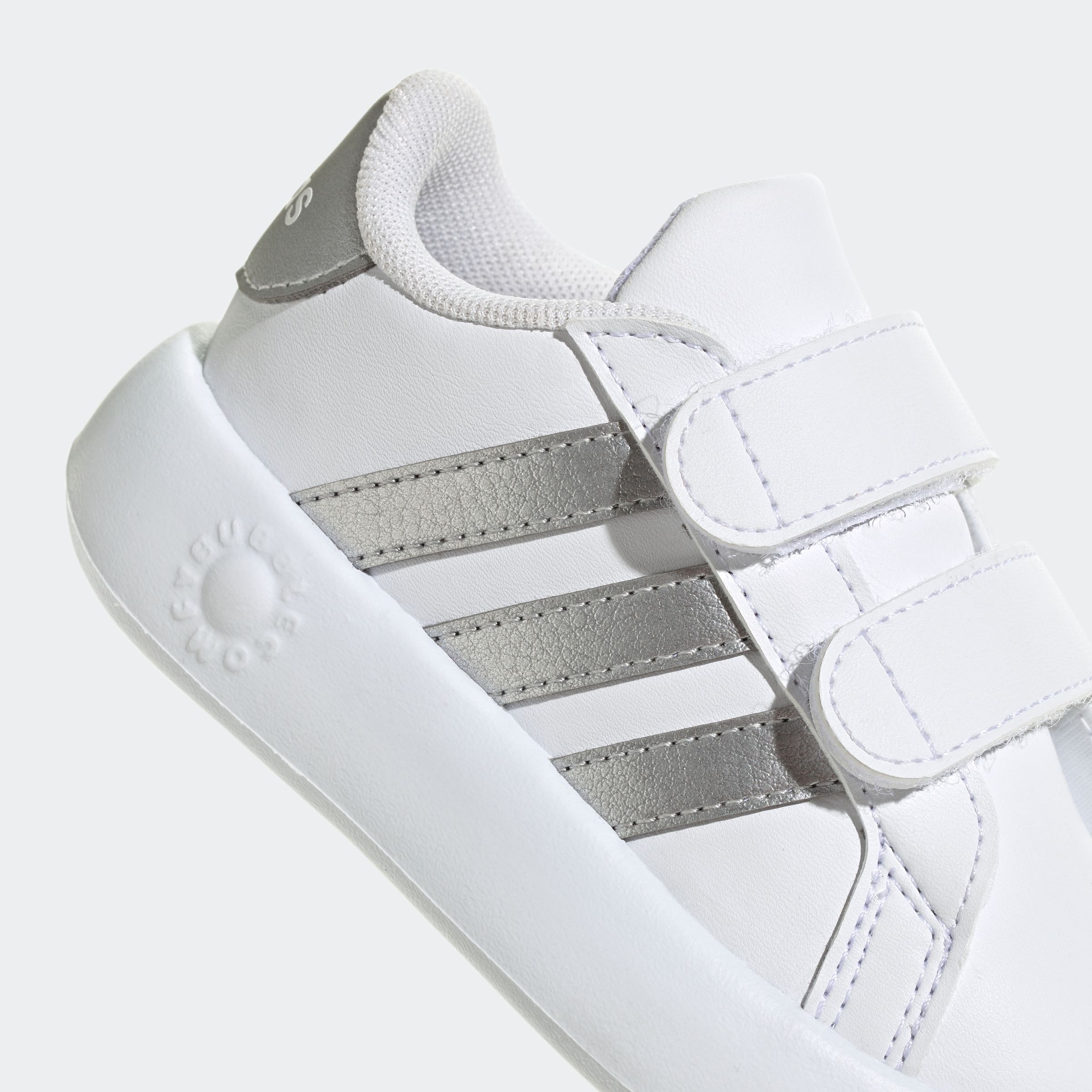 adidas Sportswear Klettschuh »GRAND COURT 2.0 KIDS«, Design auf den Spuren des adidas Superstar, für Kinder