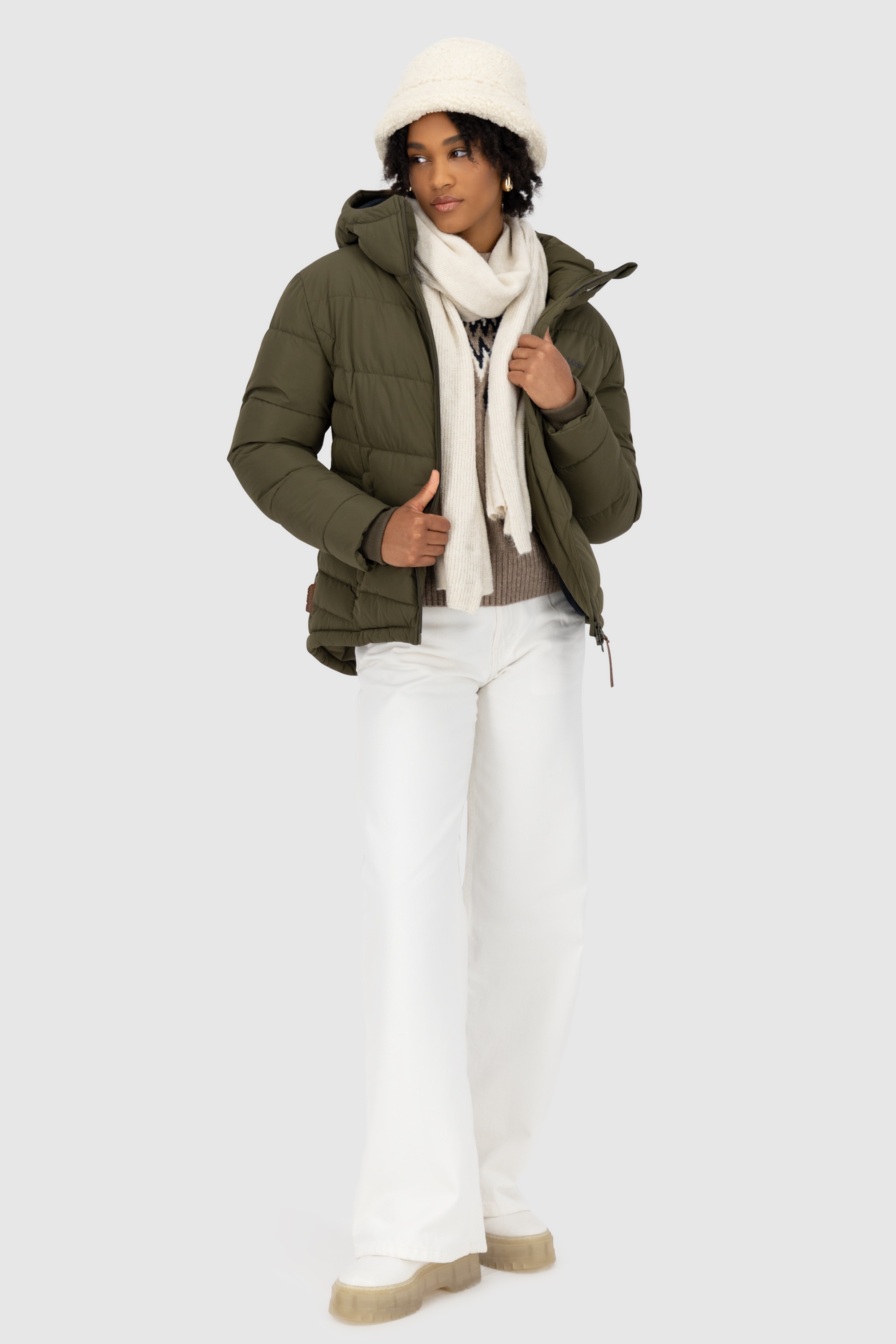 Alife & Kickin Winterjacke »Damen JuanaAK«, mit Kapuze, Kurze warme Jacke mit gefütterter Kapuze, in schmaler Passform
