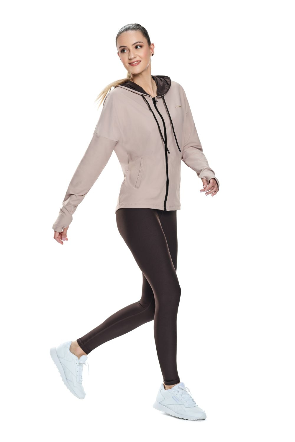 Winshape Trainingsjacke »Functional Comfort Jacket J008C«, mit Ton-in-Ton-Farbakzent