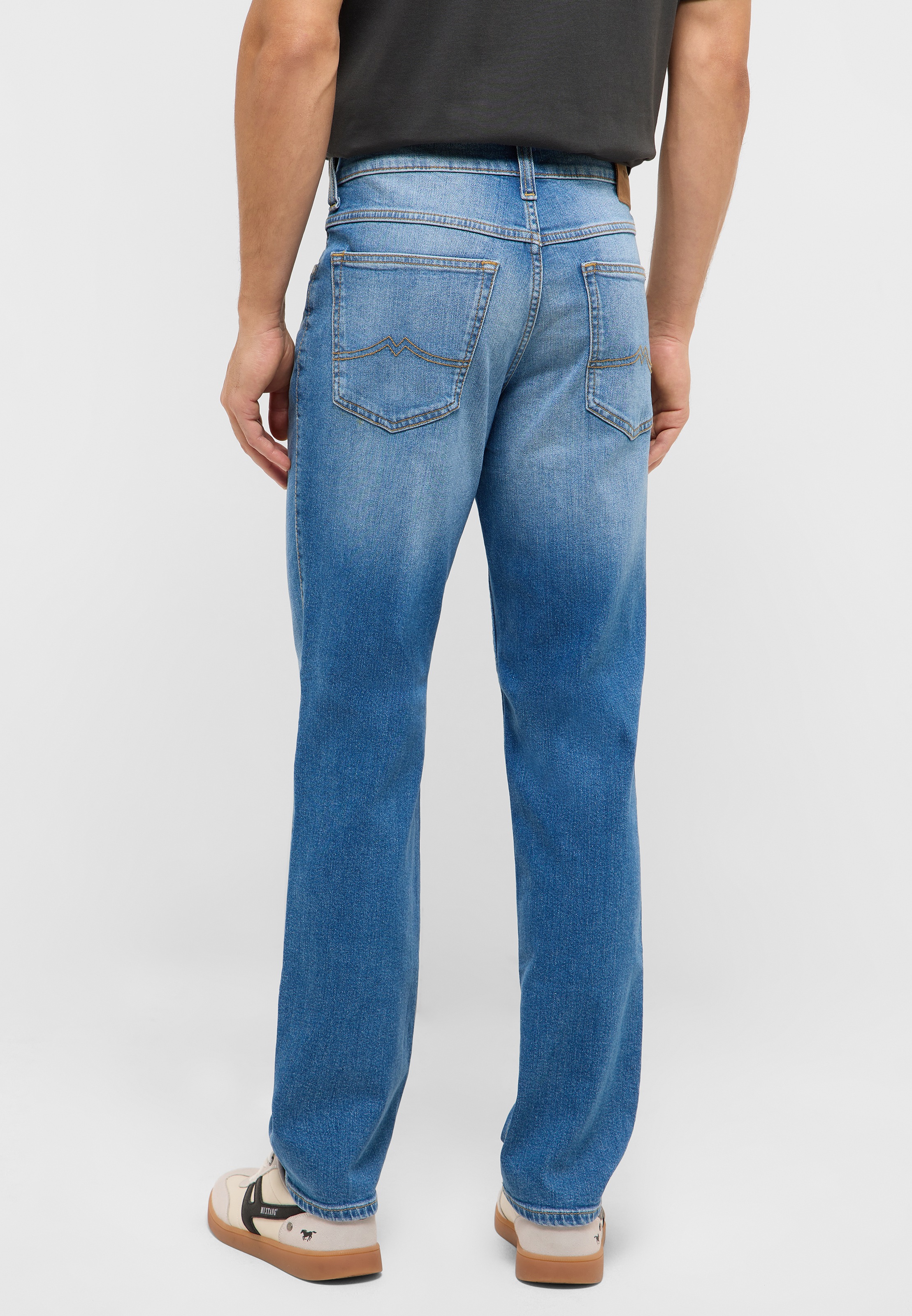 MUSTANG 5-Pocket-Jeans "Tramper Straight" mit mittelhohem Bund günstig online kaufen