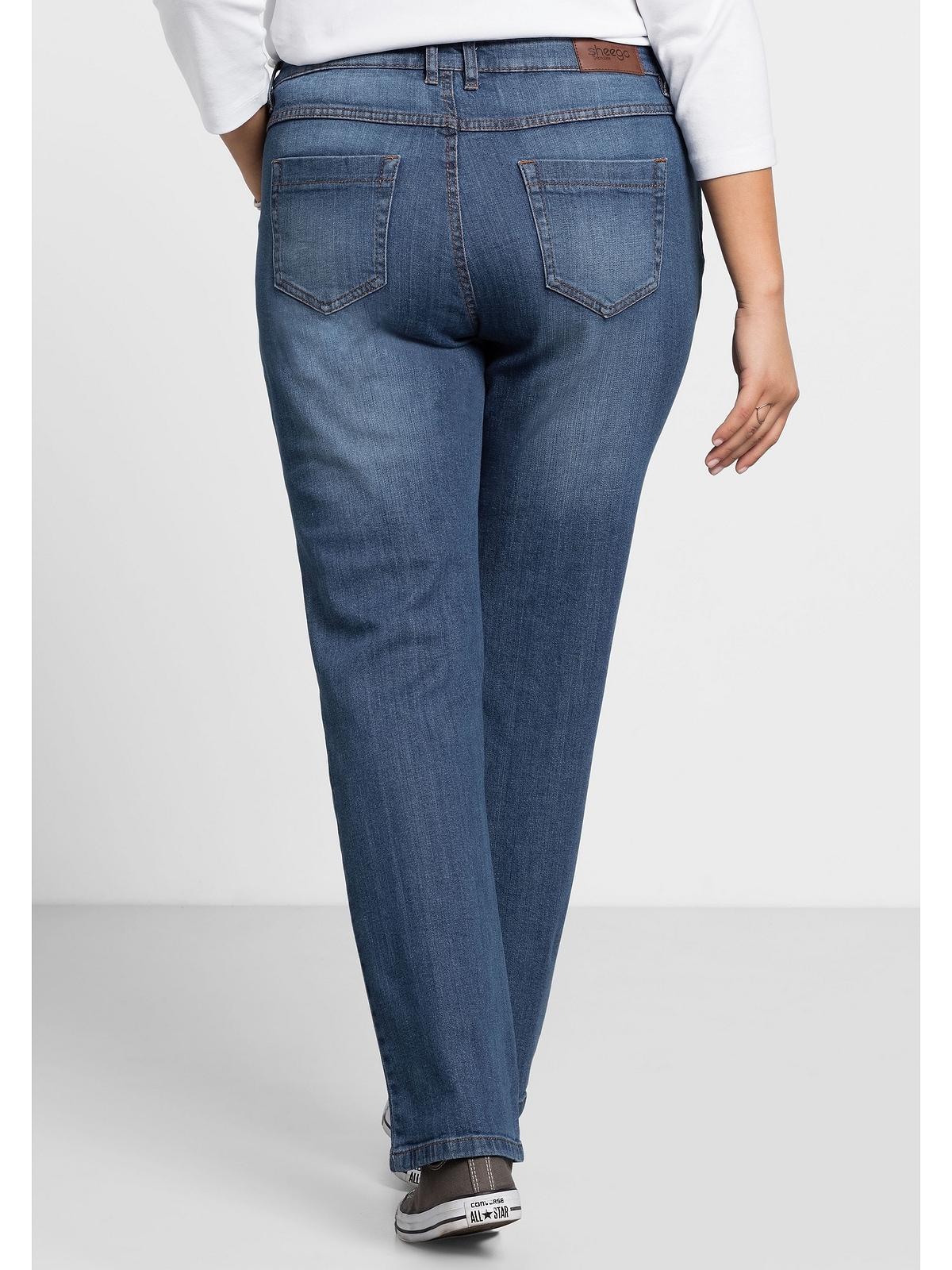 kaufen Gerade« Used-Effekten Sheego BAUR Stretch-Jeans online mit »Die Größen«, | »Große