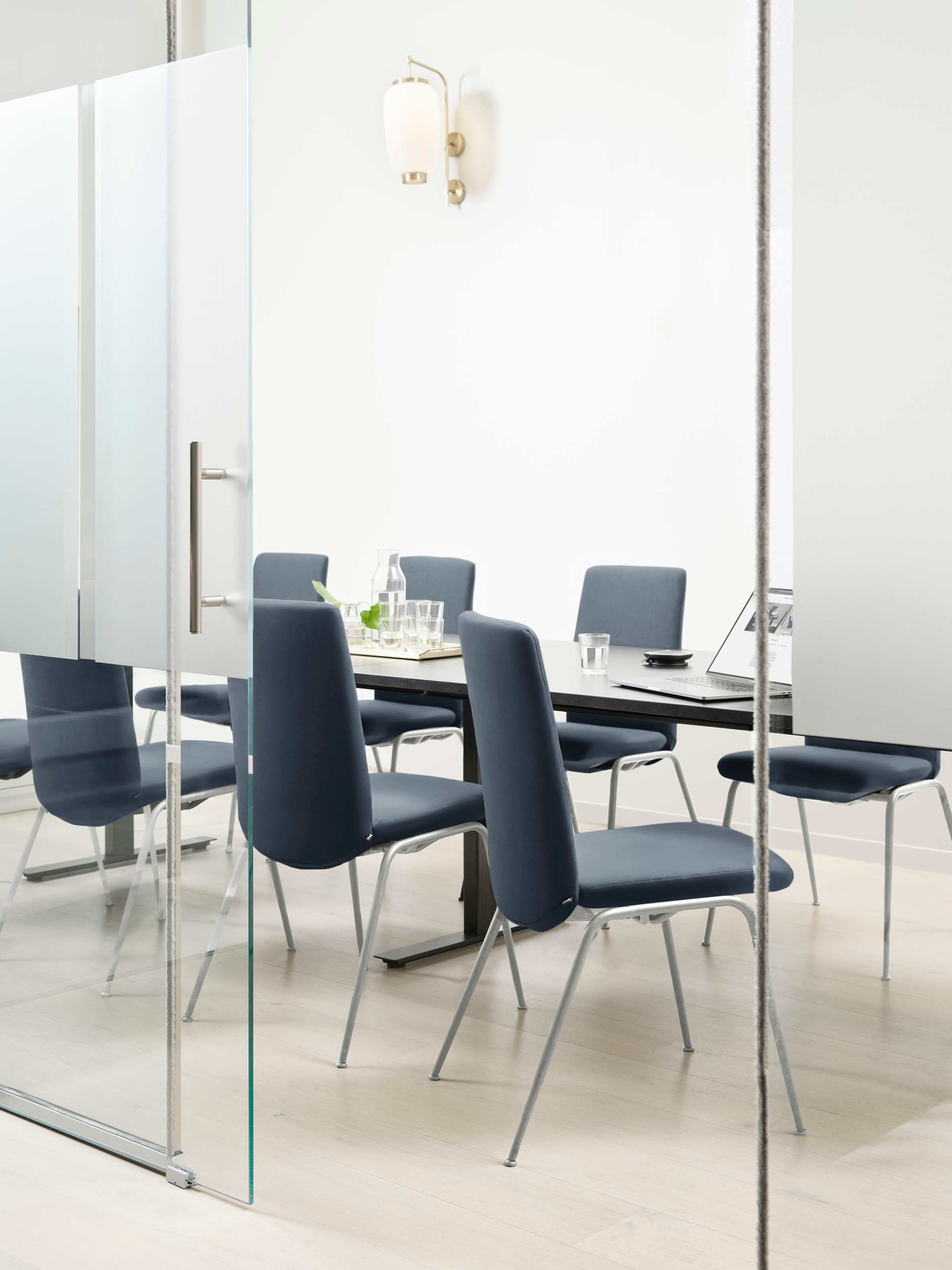 Stressless® Polsterstuhl »Laurel« () Low Back, Größe M, mit Beinen aus Stahl in Schwarz matt