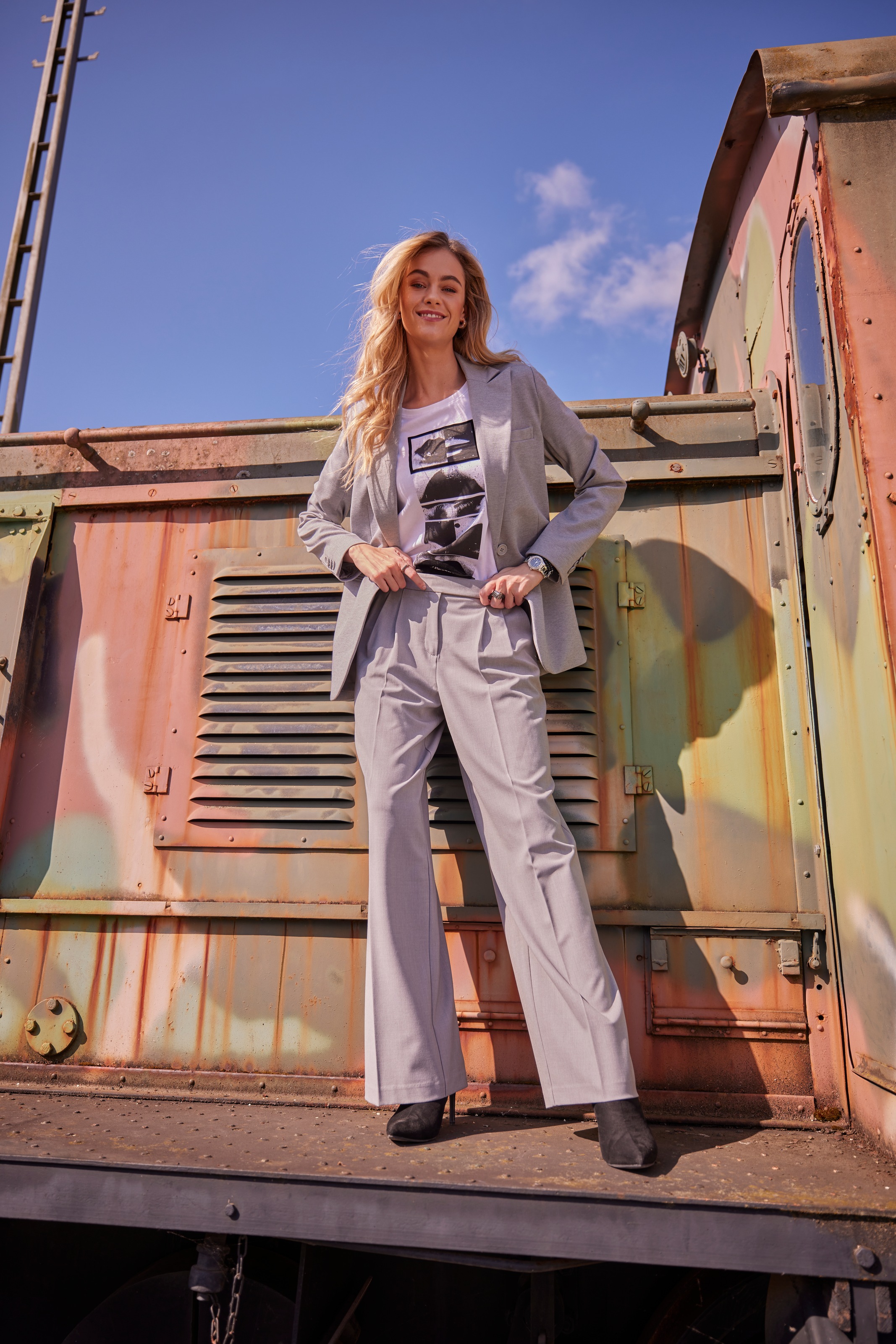 Aniston CASUAL Anzughose, mit Bundfalten - NEUE KOLLEKTION