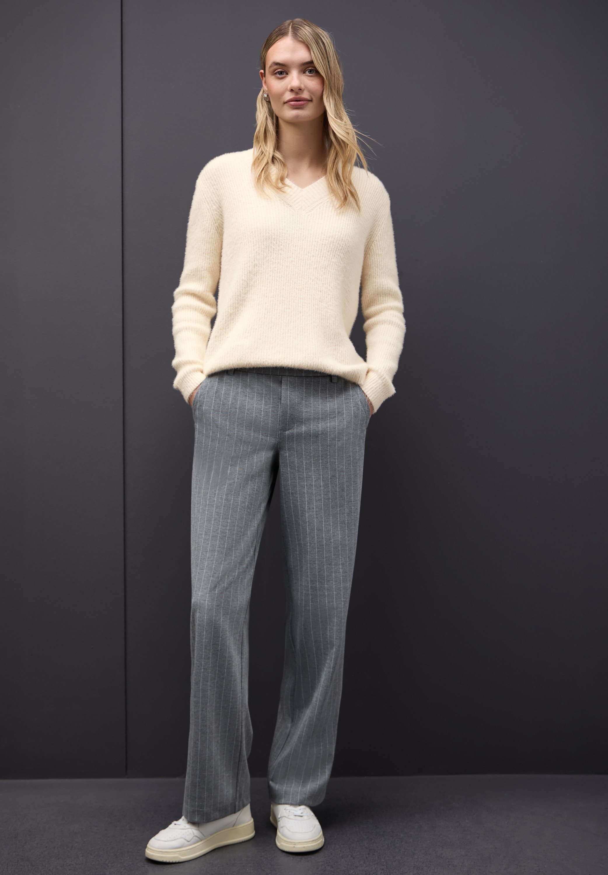 STREET ONE V-Ausschnitt-Pullover mit Rippbündchen