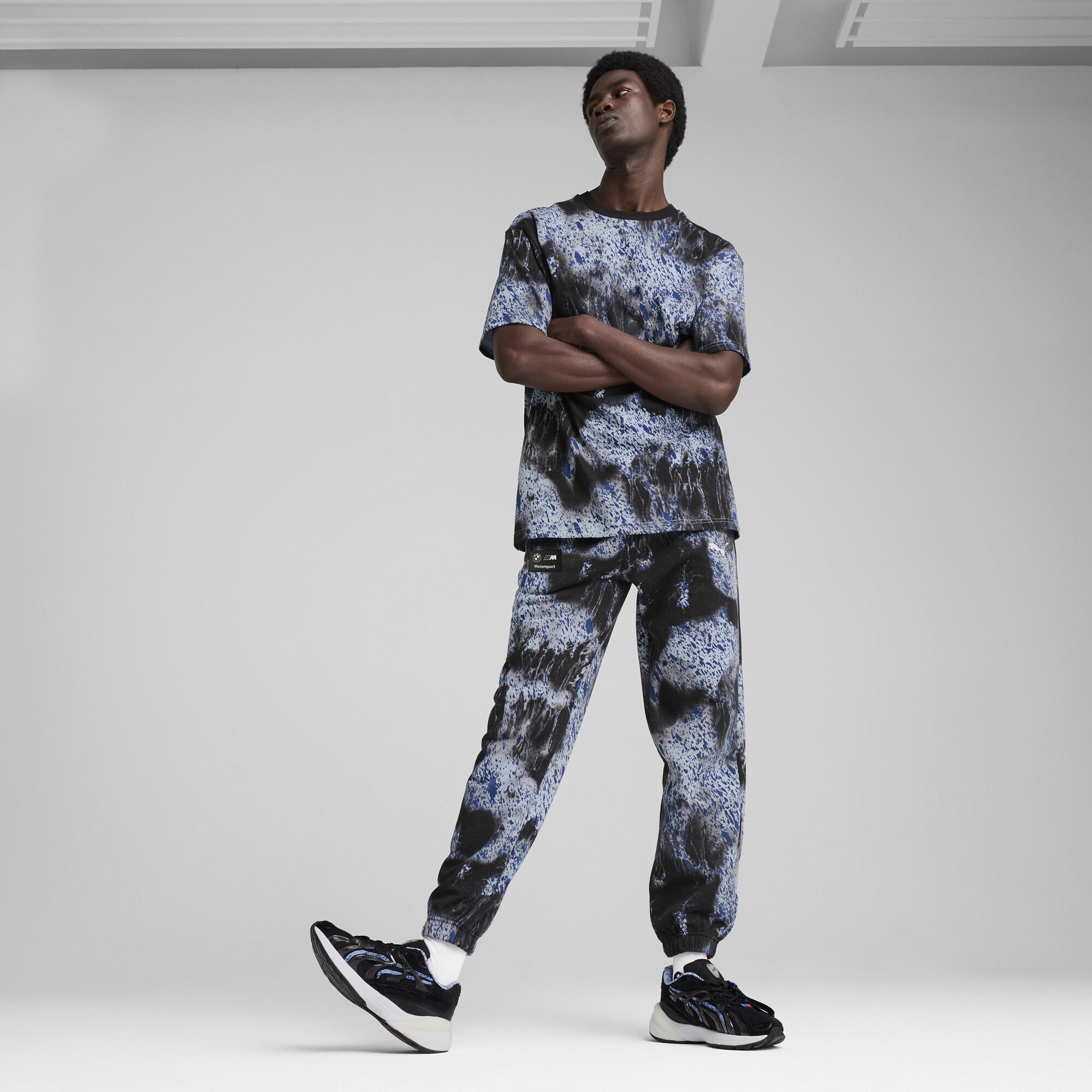 PUMA Sporthose »BMW M Motorsport Colour Splash Jogginghose mit Allover-Print«