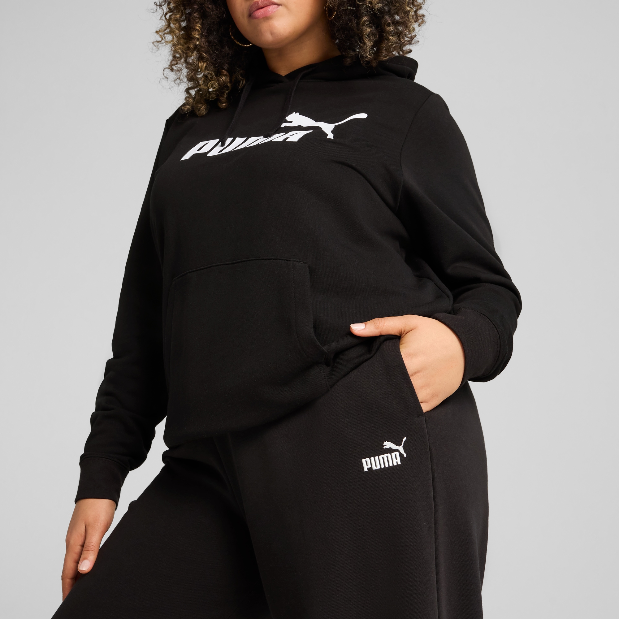 PUMA Trainingshose »ESS SMALL NO. 1 LOGO COMFORT STRAIGHT PANTS TR OP«