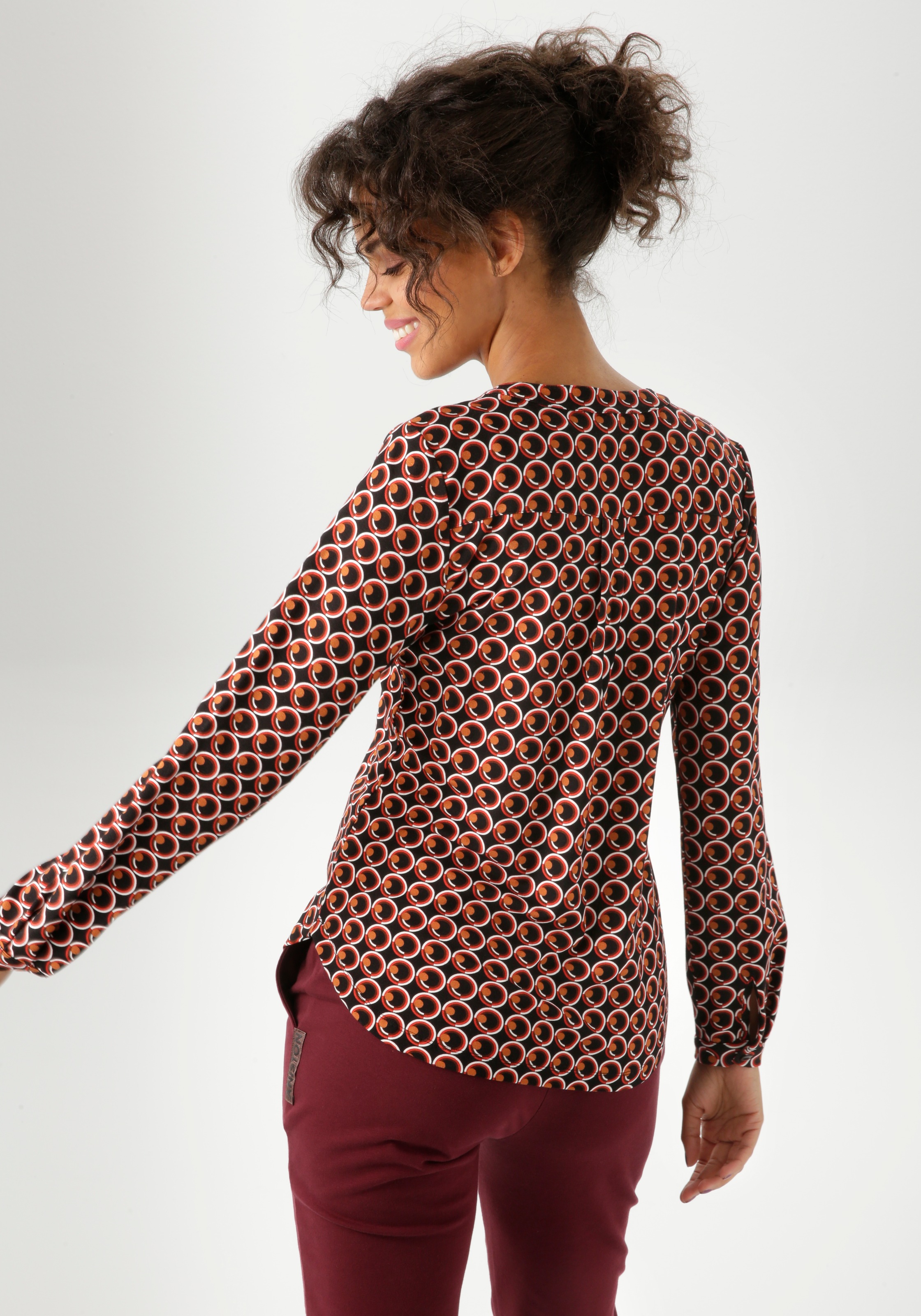 Thumbnail - Aniston CASUAL Schlupfbluse mit ausdrucksvollem Retro-Druck