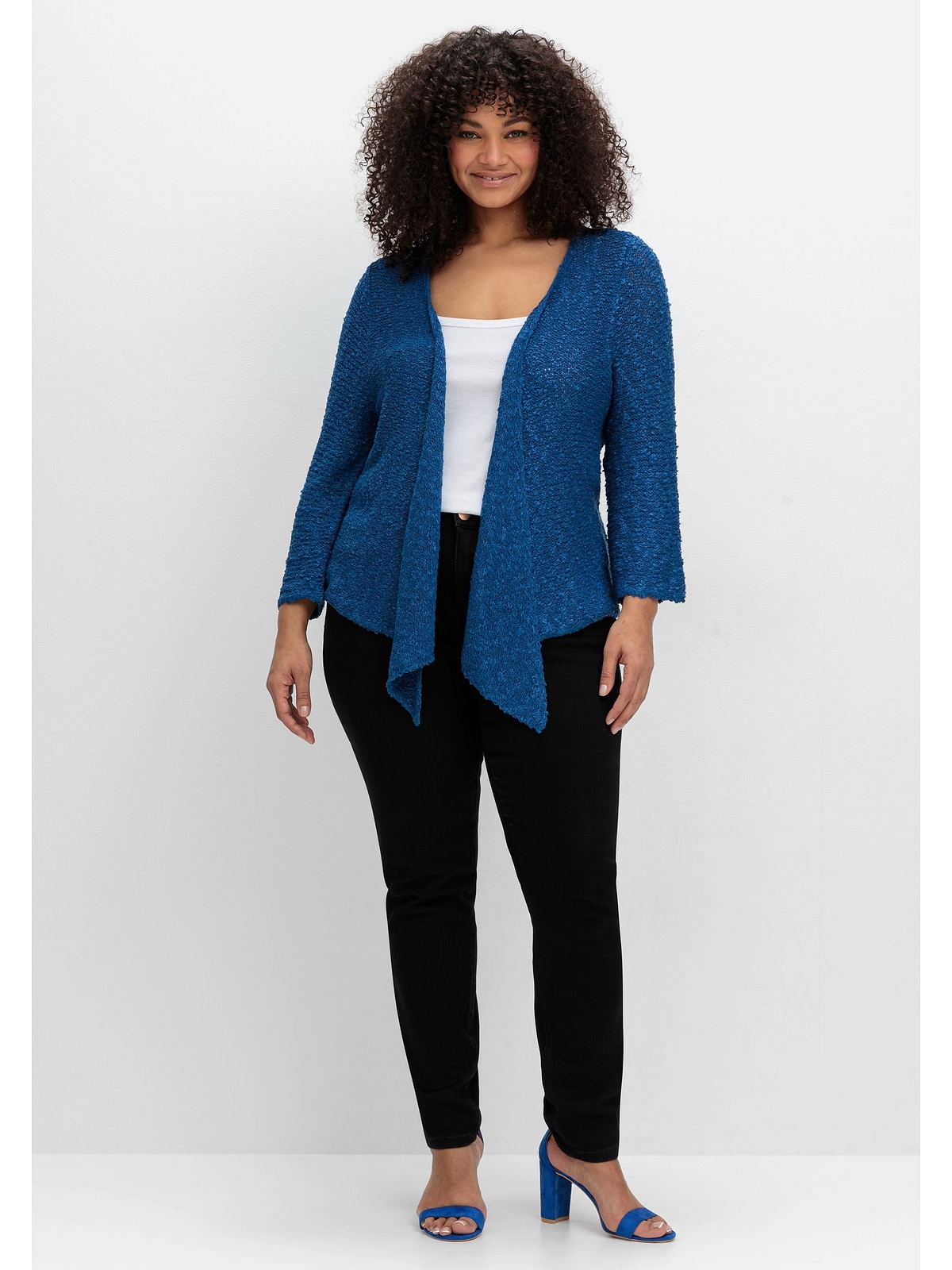 sheego by Joe Browns Strickjacke »Große Größen«, im Häkel-Look, mit zipfeligem Saum
