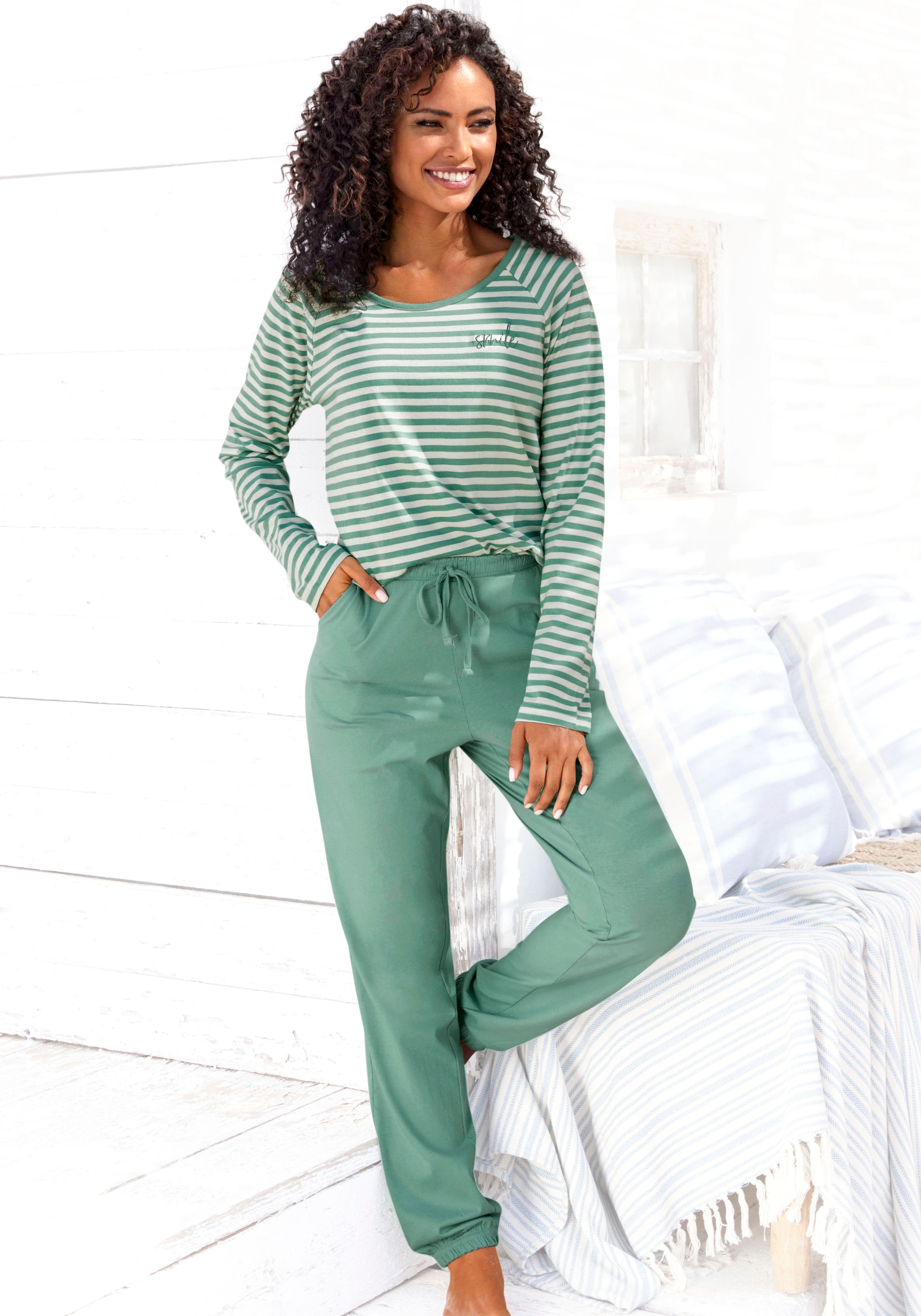Vivance Dreams by Lascana Pyjama mit garngefärbten Streifen