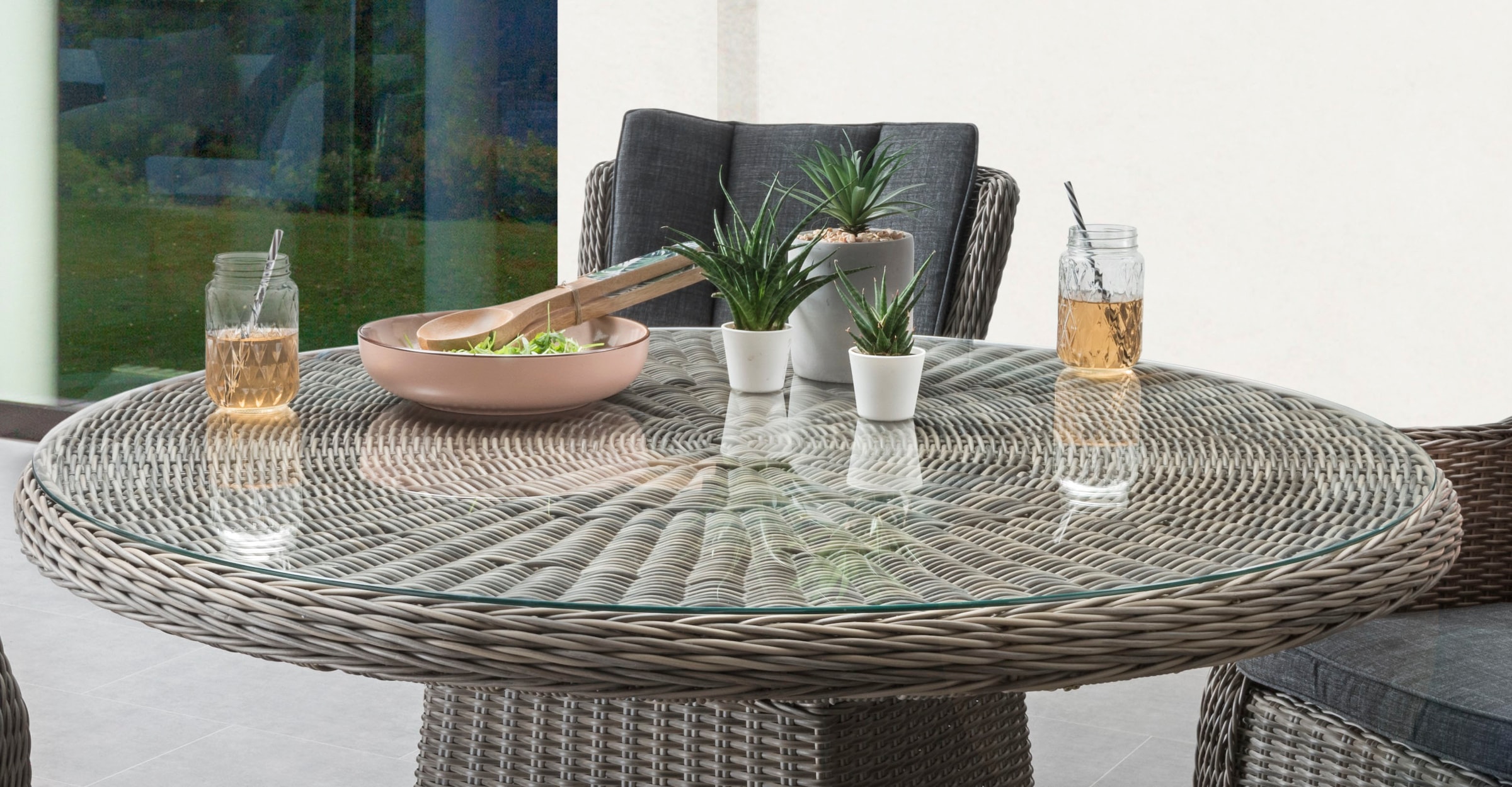 Destiny Garten-Essgruppe »LUNA«, (Set, 5 tlg., 1 Tisch Ø, 4 Sessel), (Set, 13-tlg., 4x Sessel, 1 Tisch Ø 100x75cm) Aluminium, Polyrattan