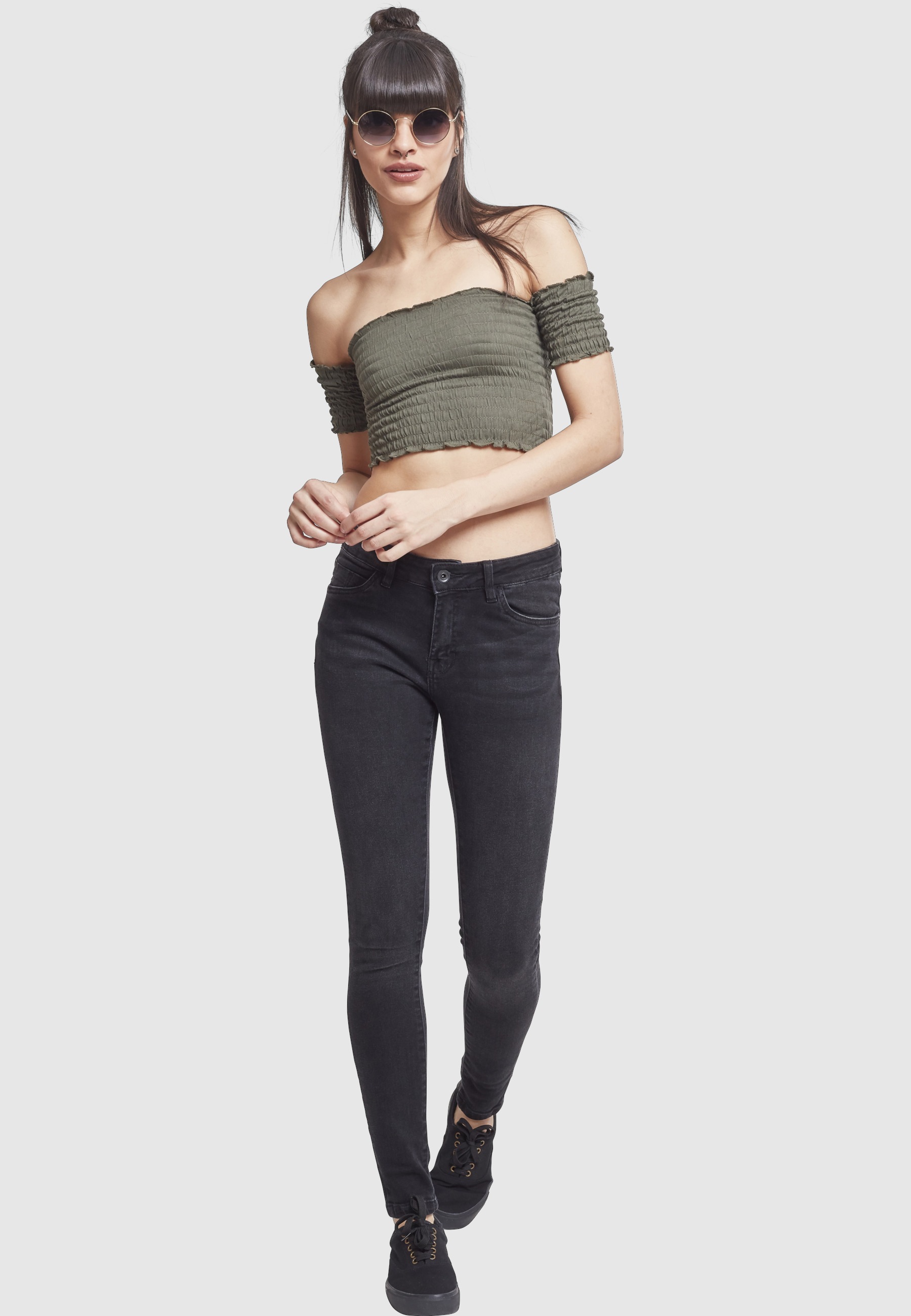 URBAN CLASSICS Yoga & Relax Shirt »Urban Classics Damen Ladies Cropped Cold Shoulder Smoke Top« 1 Stk.