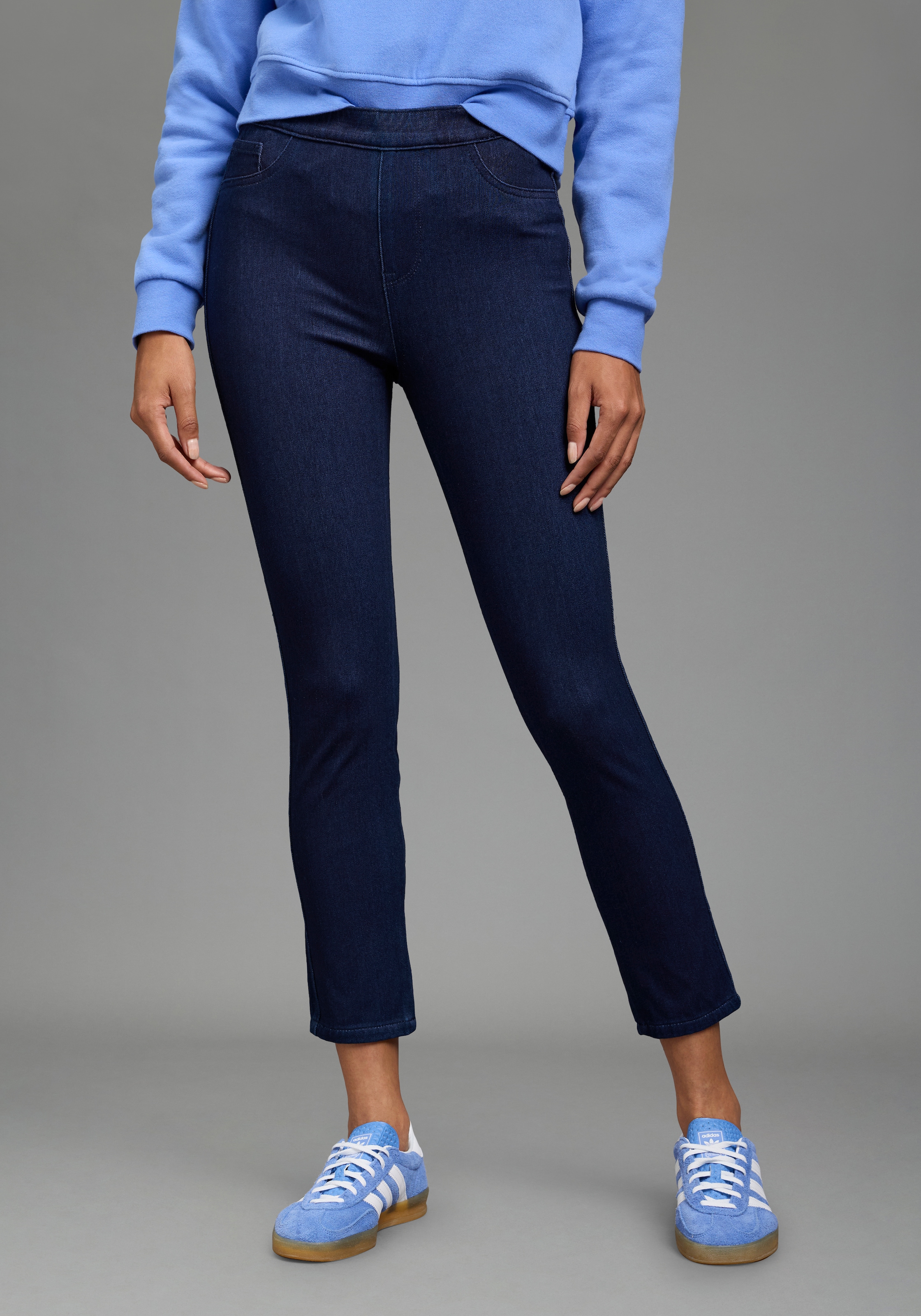 Arizona Jeansjeggings »im 4 Way Stretch, Quer- und Längselastisch, 7/8« extra-enger Skinny-Fit, normale Leibhöhe, 7/8-Länge
