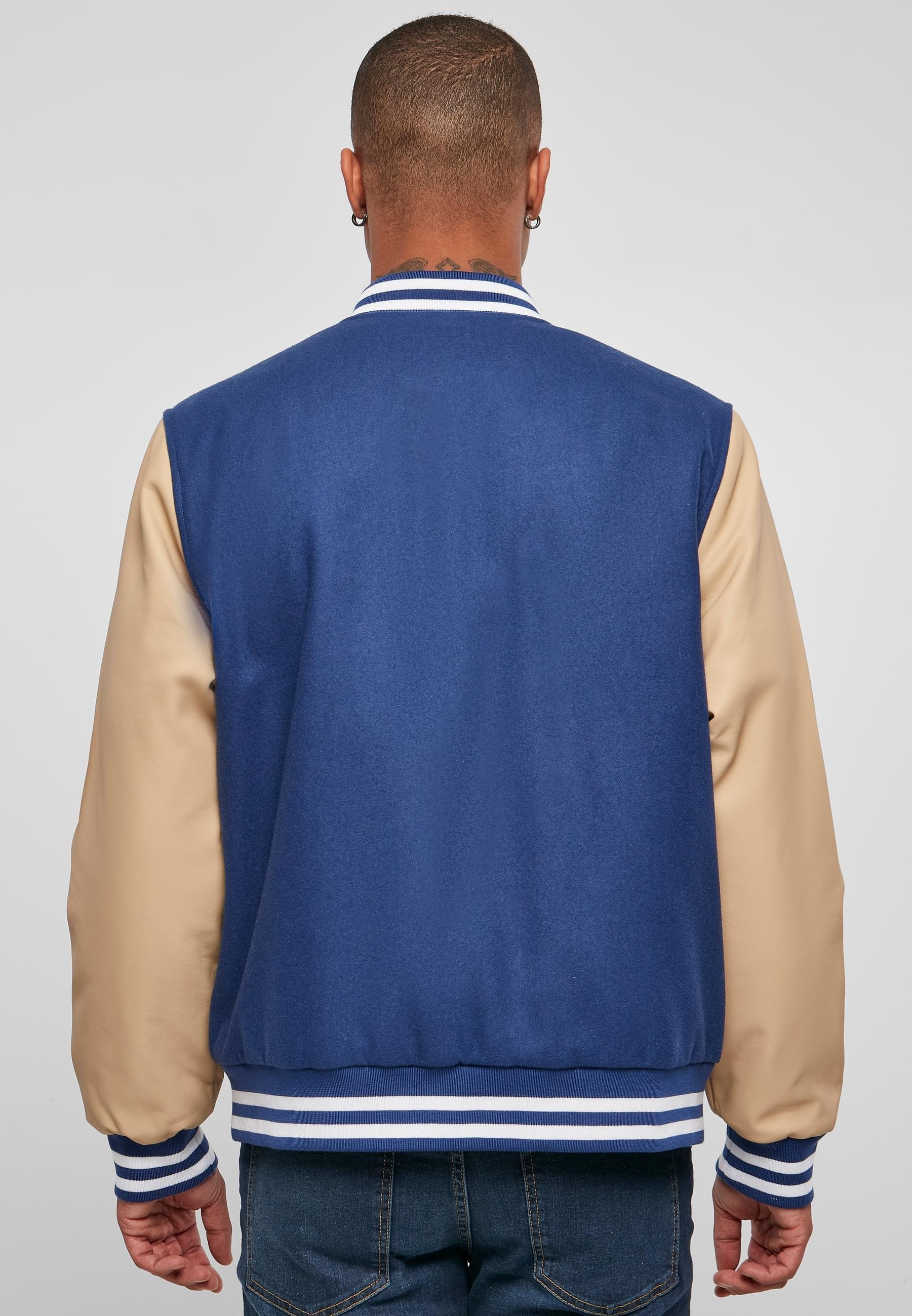 URBAN CLASSICS Allwetterjacke »Urban Classics Herren Big U College Jacket«, (1 St.), ohne Kapuze
