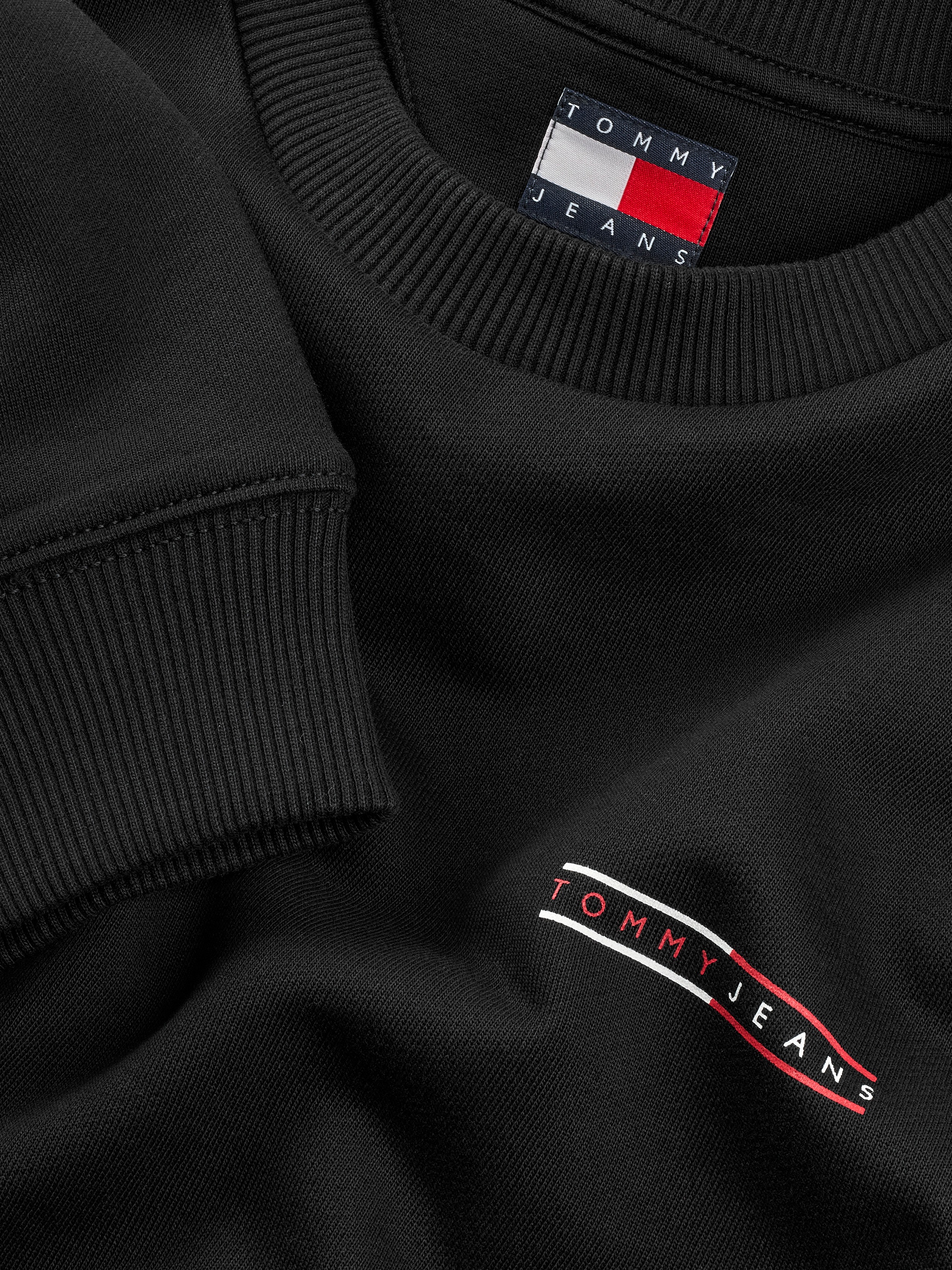 Tommy Jeans Sweatshirt »TJM REG ENTRY GRAPHIC CREW EXT«, leicht überschnittene Schultern, kleiner Print auf der Brust
