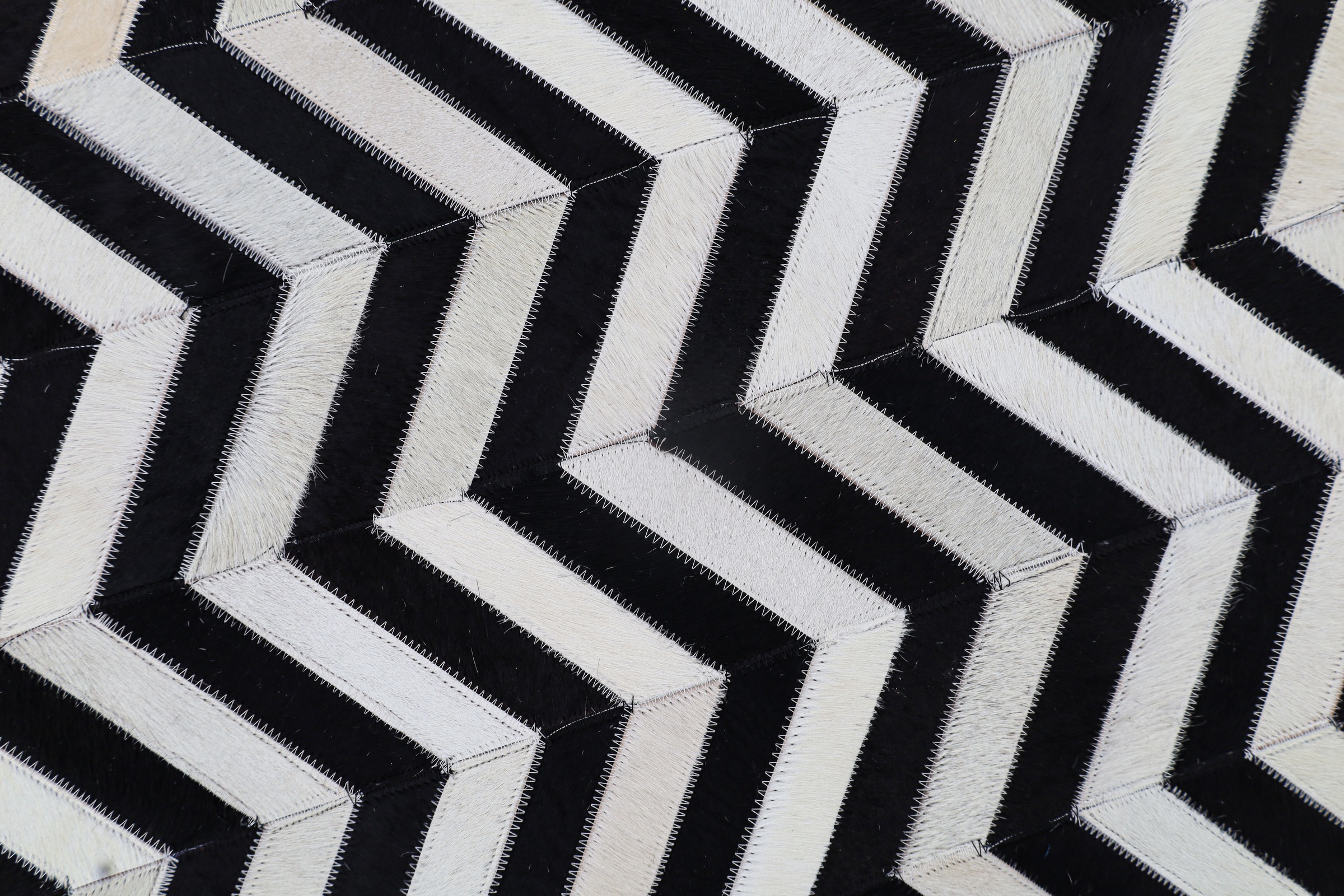 Myflair Möbel & Accessoires Fellteppich »ZEBRA EDGE, echtes Rinderfell« rechteckig 10 mm Höhe handgenäht, Naturprodukt, Zickzack Muster, natürliche Struktur