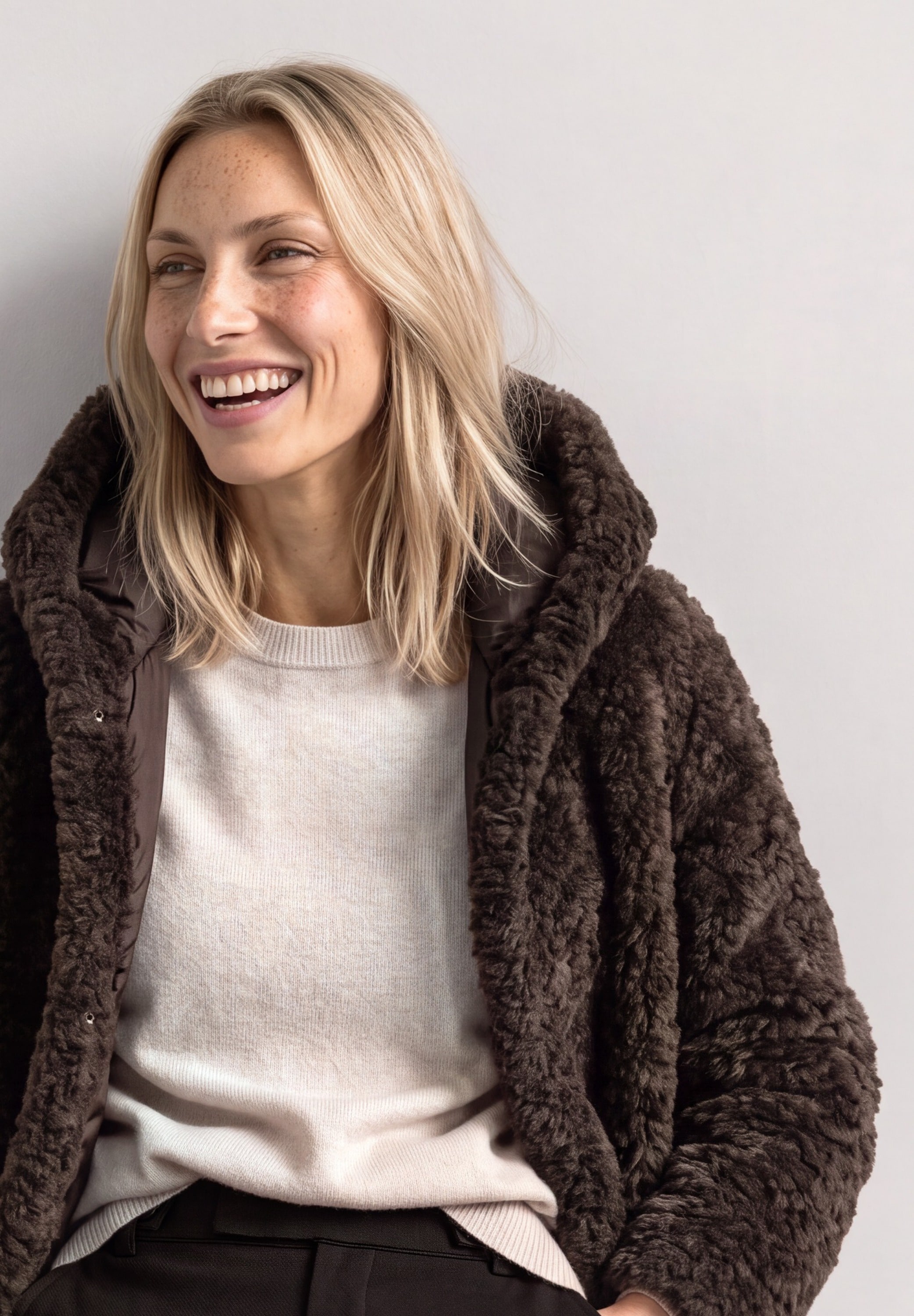 STREET ONE Fleecejacke mit Kapuze Plüschmantel mit Reißverschluss und Kapuze