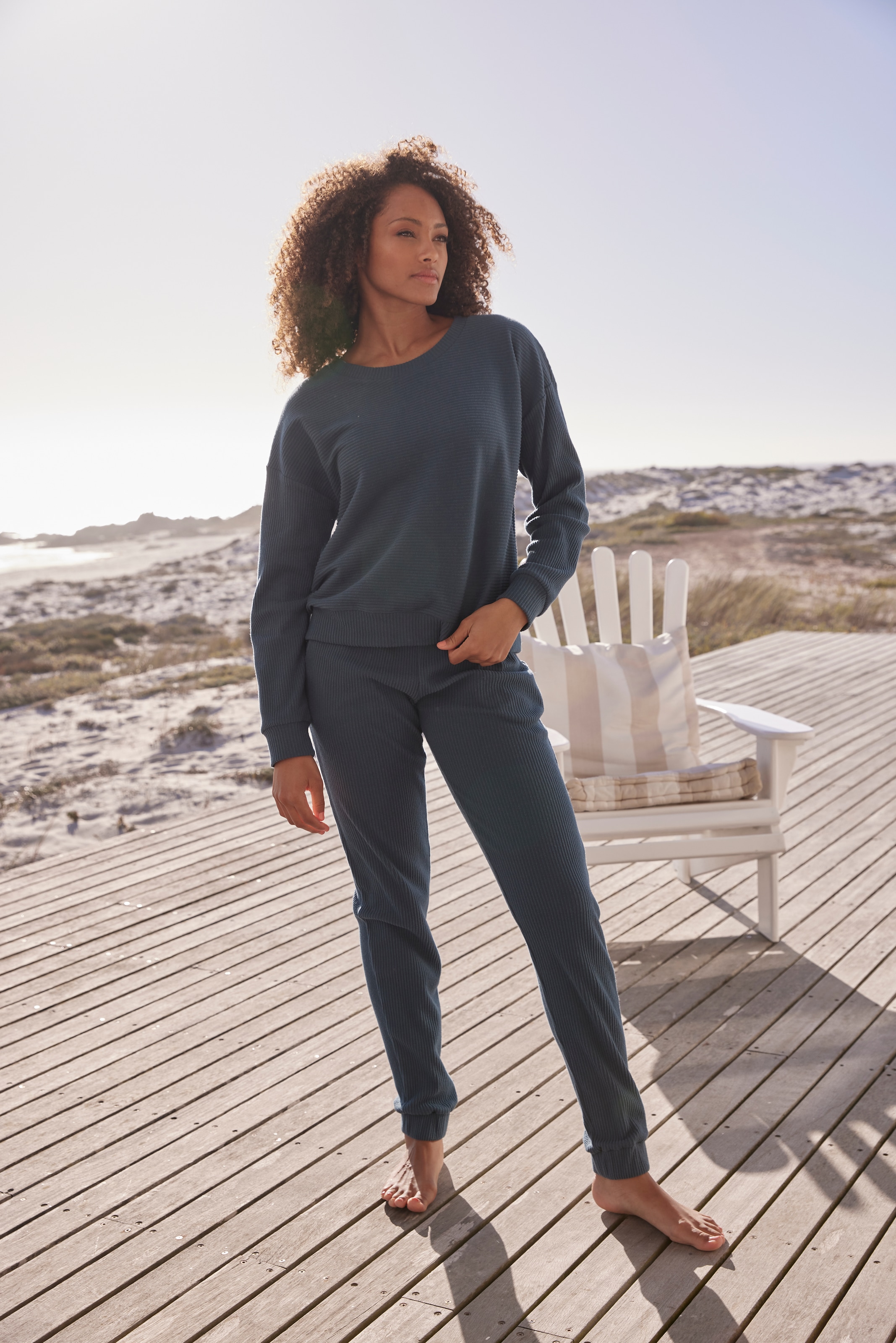 s.Oliver Sweatshirt, aus Ripp-Qualität mit überschnittenen Schultern, Loungewear